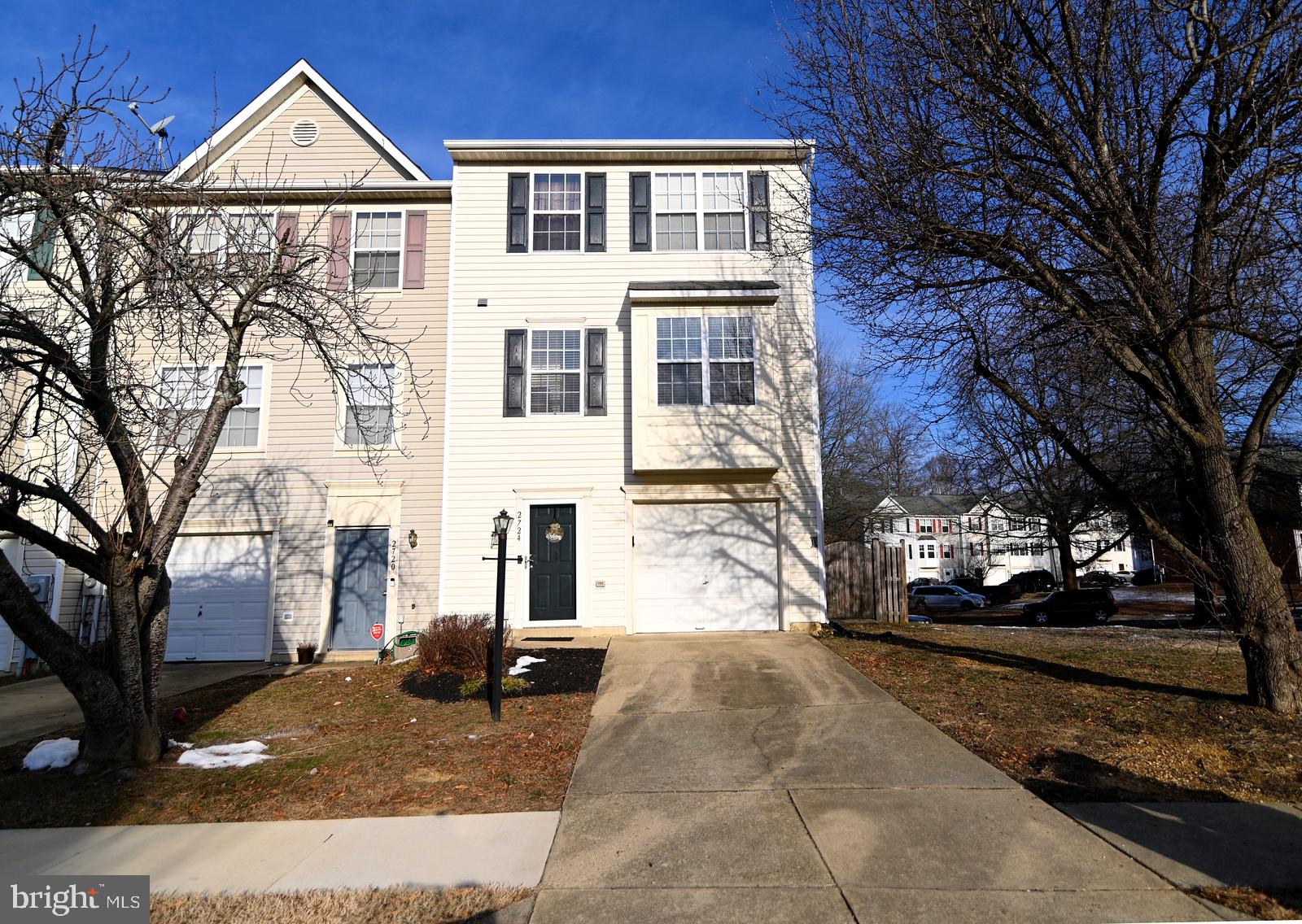 SOUTH HAMPTON - Residential