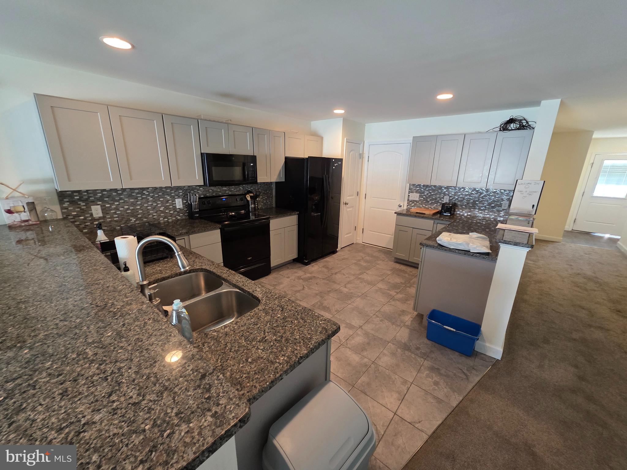 WYNSOME KNOLL - Residential Lease