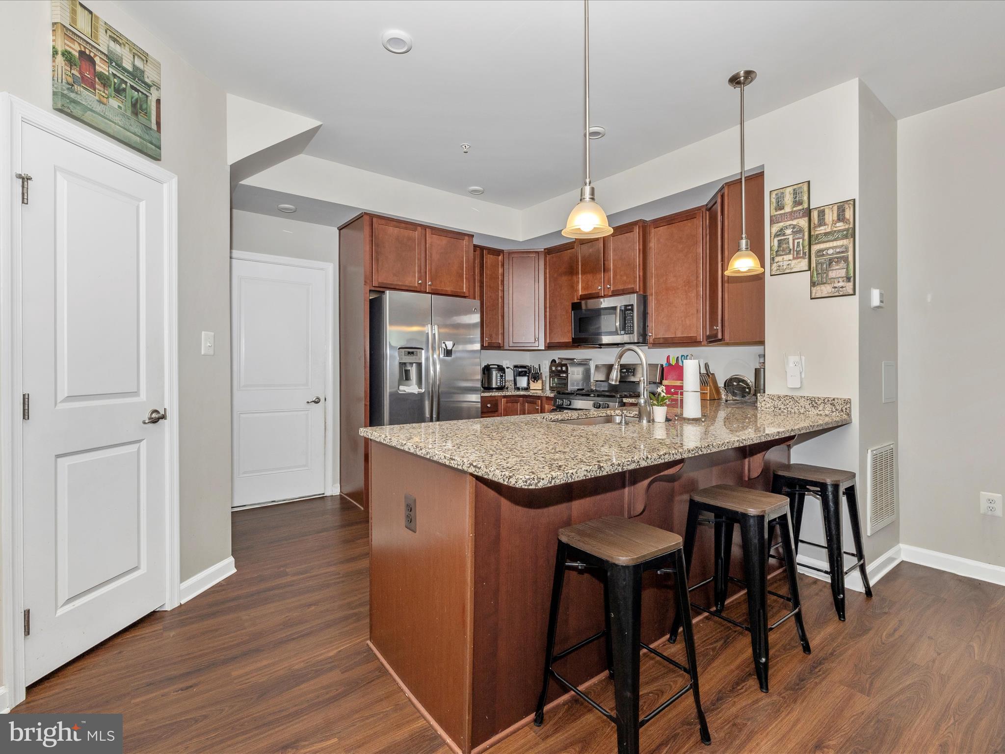 OAKDALE VILLAGE - Residential