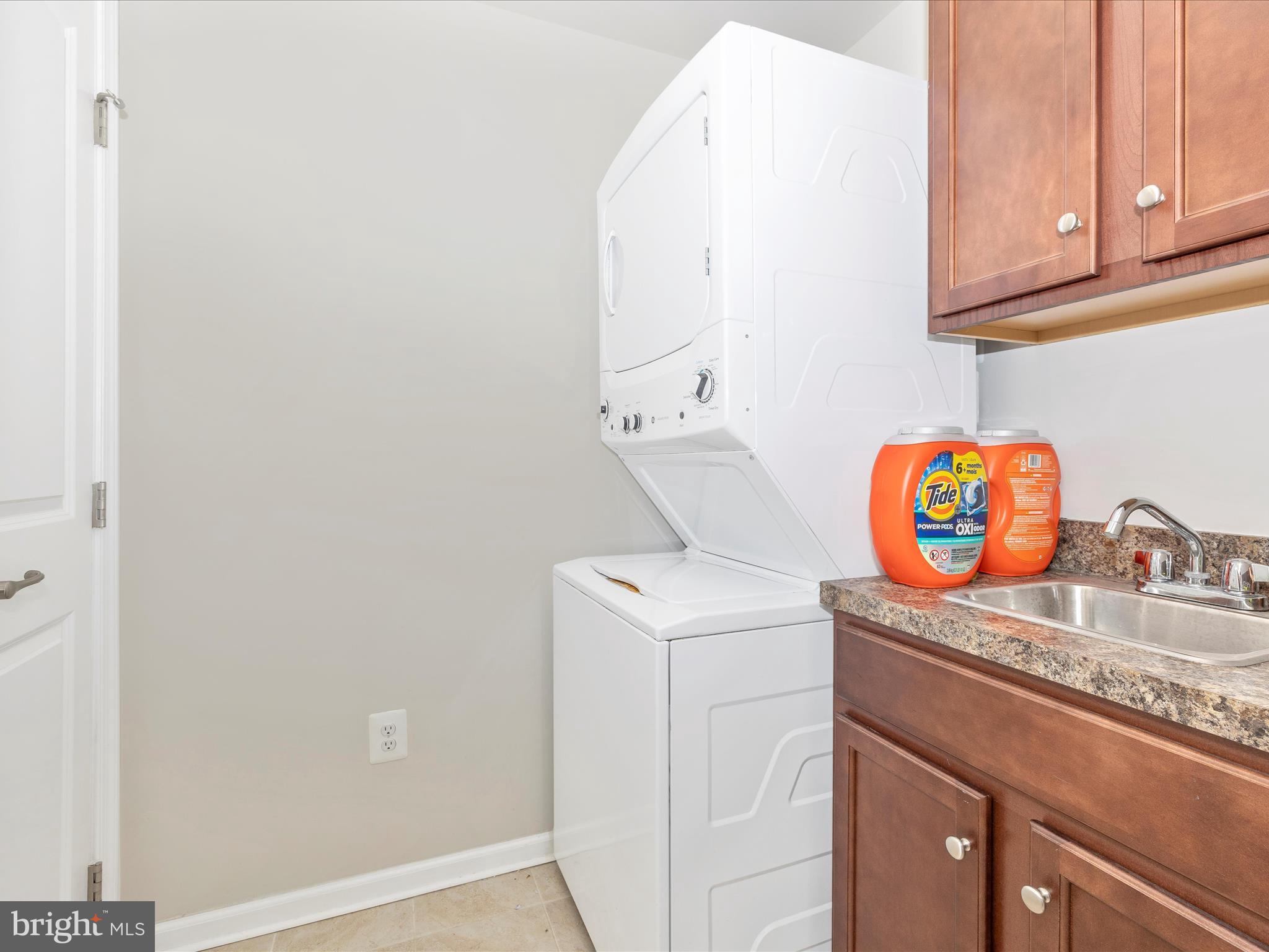 OAKDALE VILLAGE - Residential