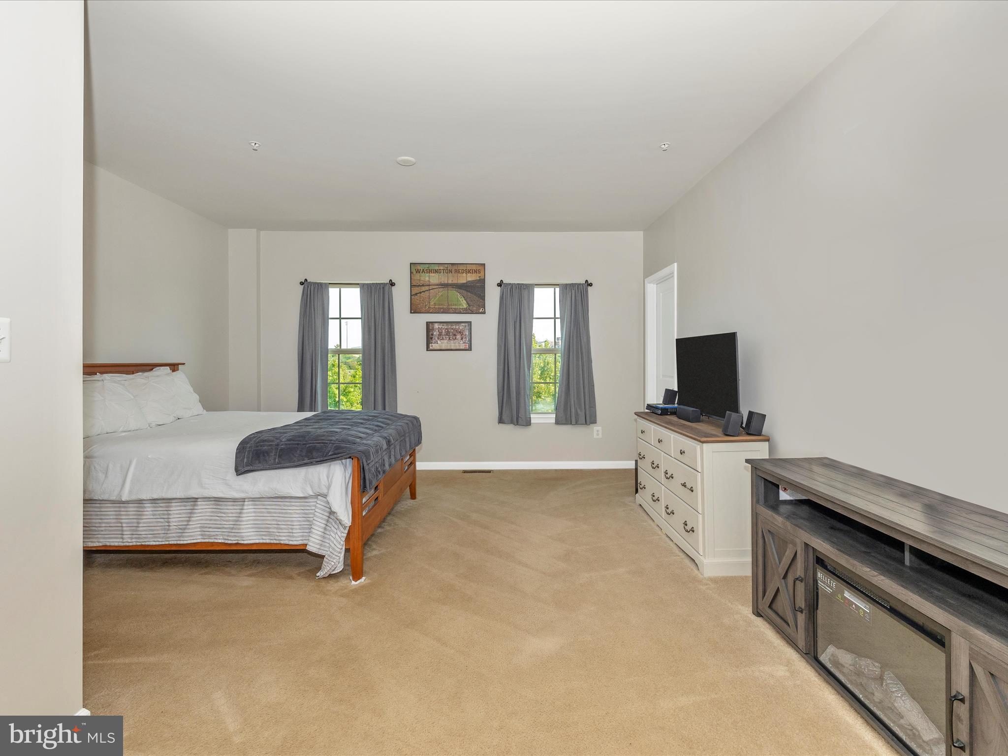 OAKDALE VILLAGE - Residential