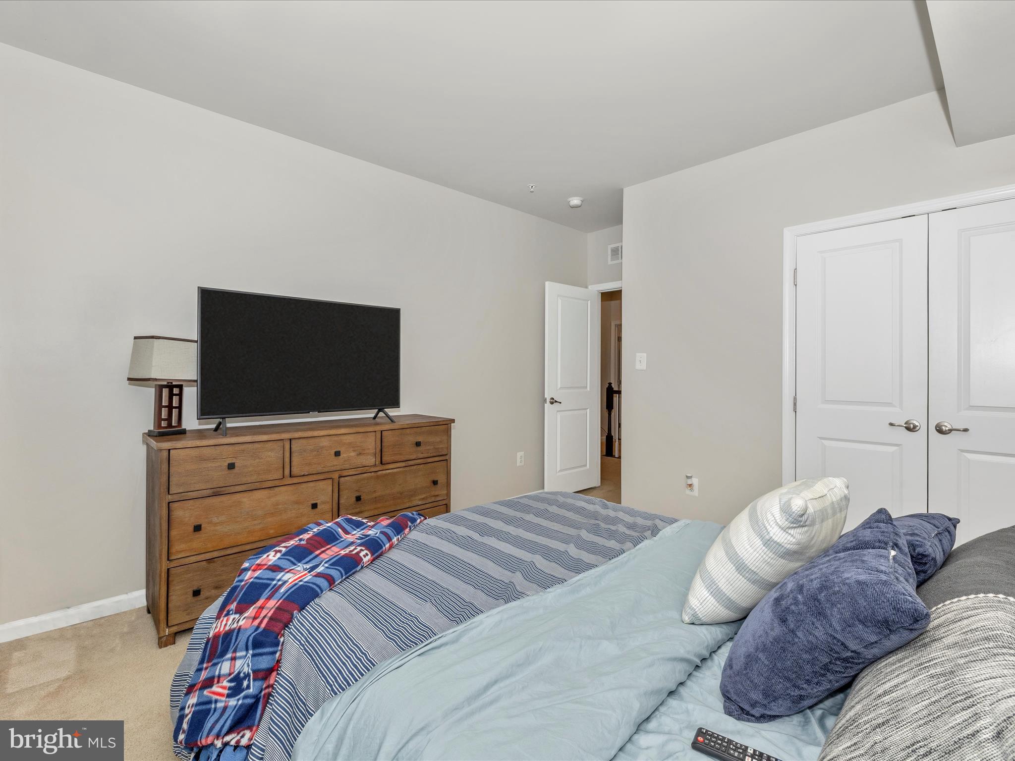 OAKDALE VILLAGE - Residential