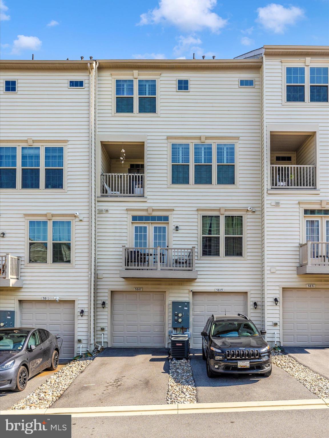 OAKDALE VILLAGE - Residential