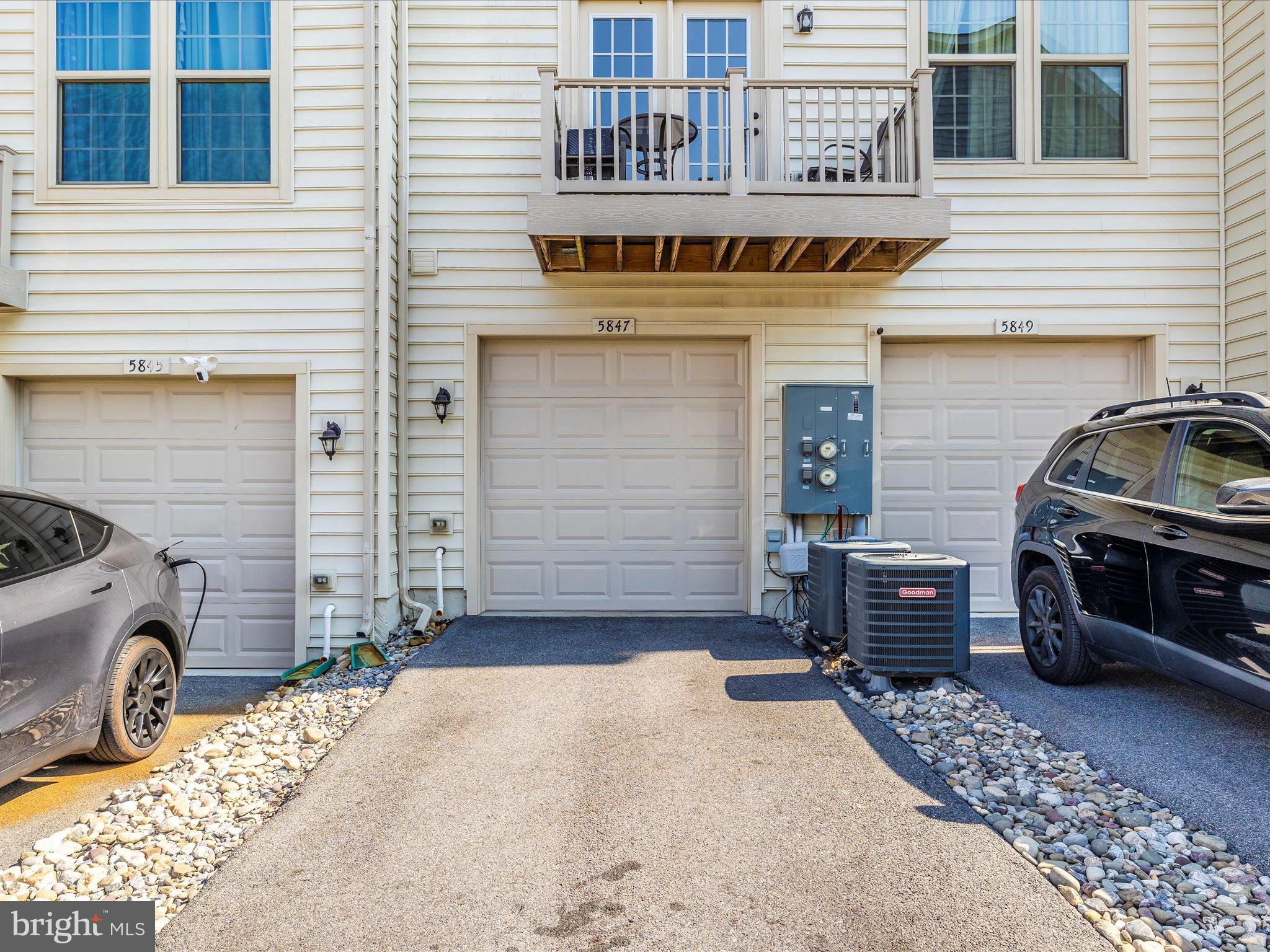 OAKDALE VILLAGE - Residential