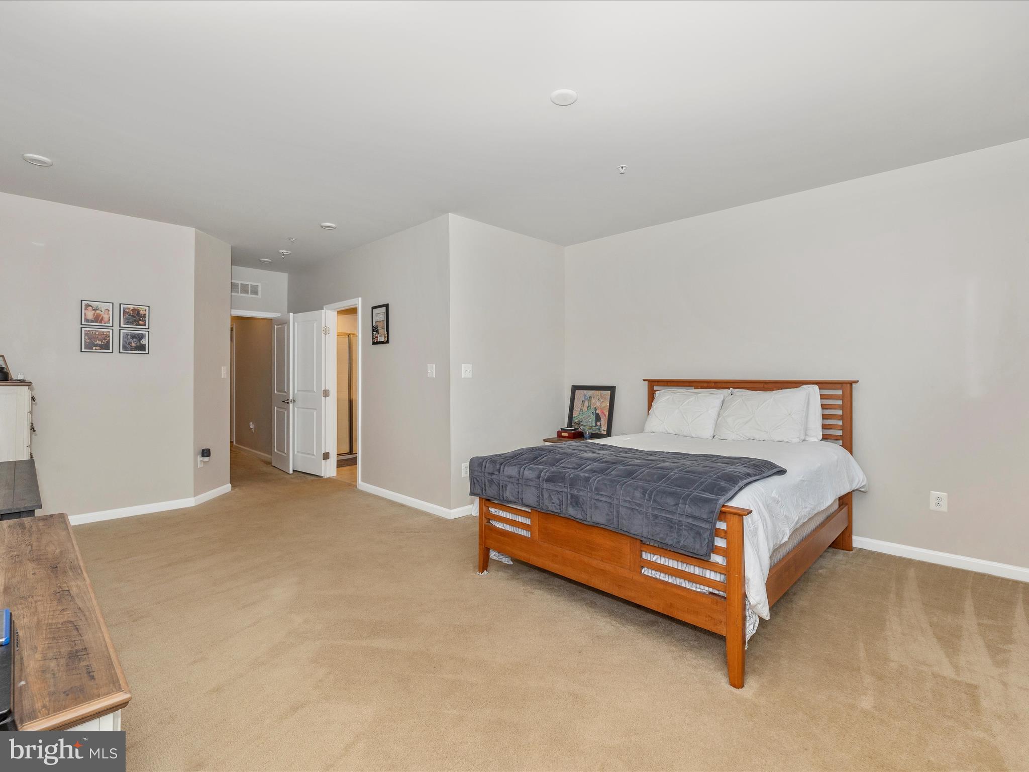 OAKDALE VILLAGE - Residential