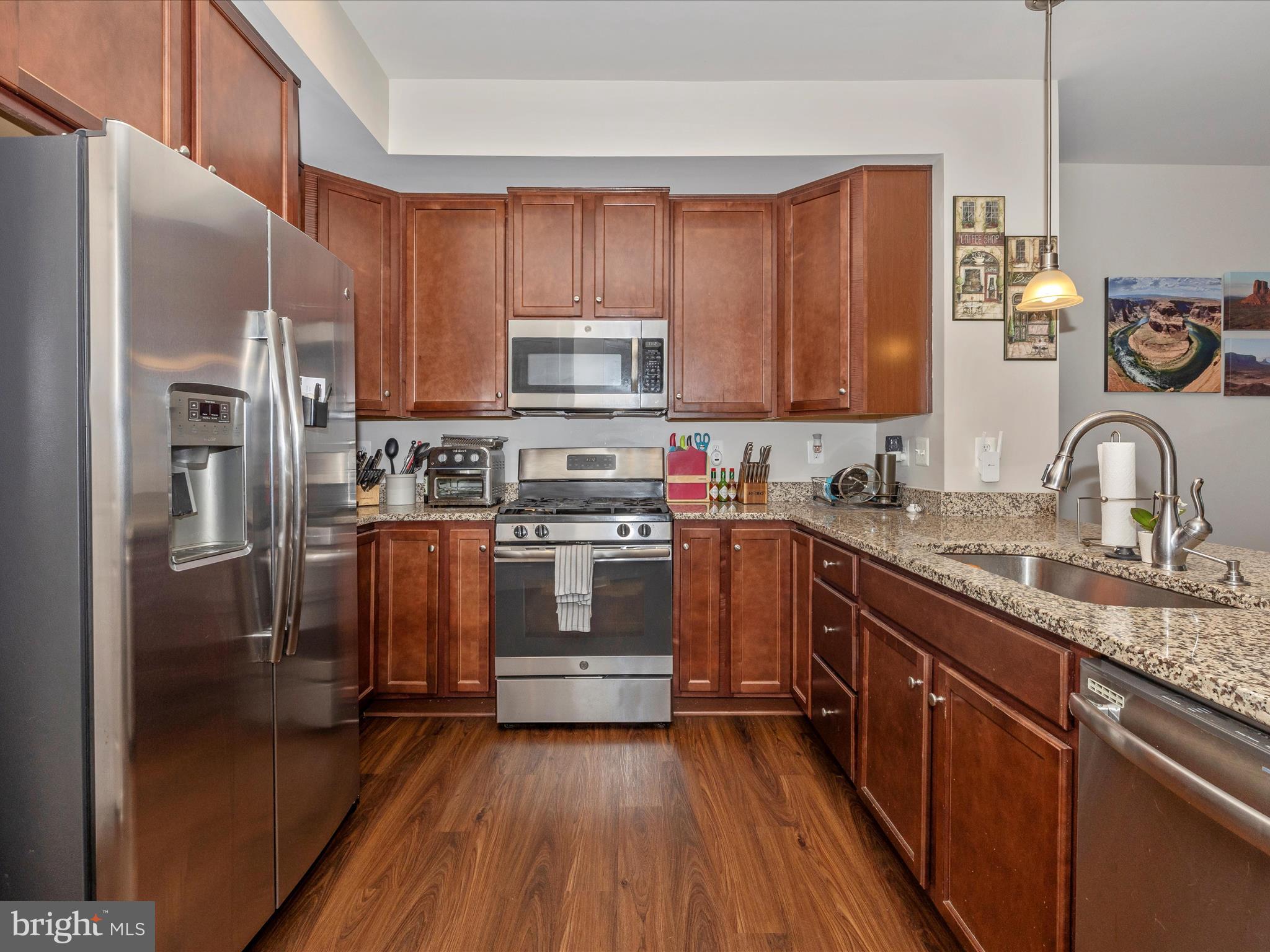 OAKDALE VILLAGE - Residential