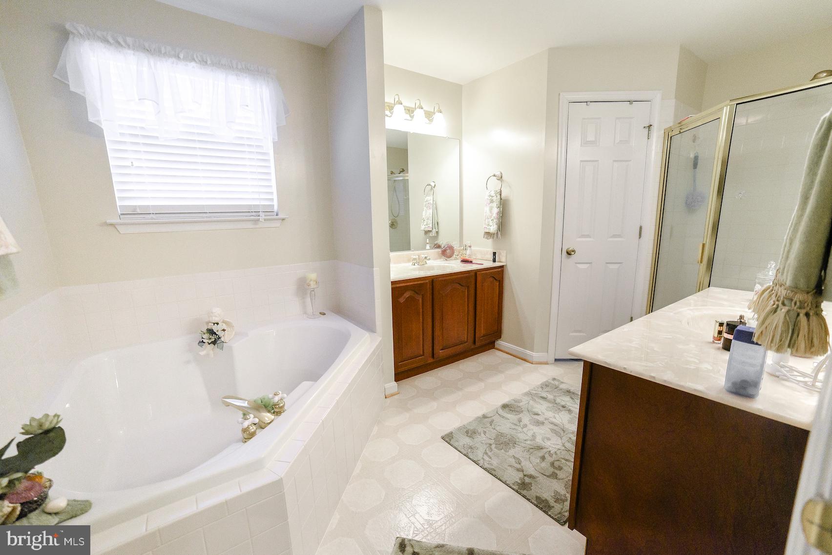 OLDE COUNTRY ESTATES SUB - Residential