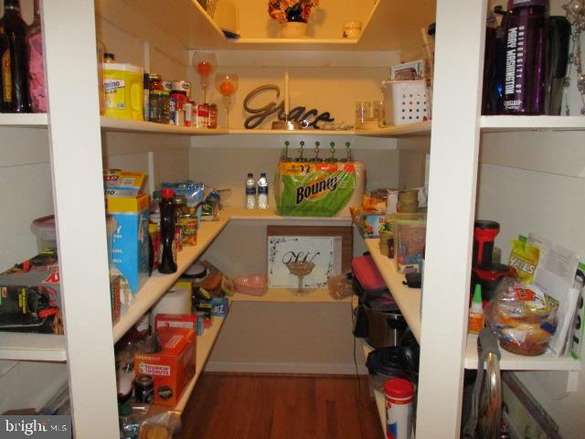 OLDE COUNTRY ESTATES SUB - Residential