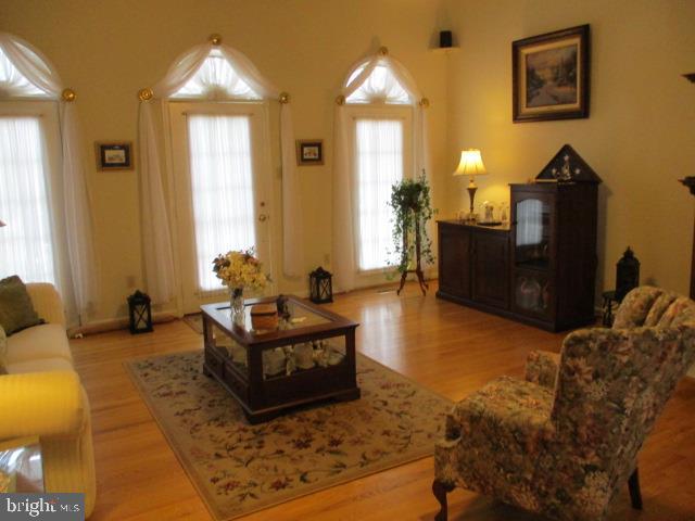 OLDE COUNTRY ESTATES SUB - Residential