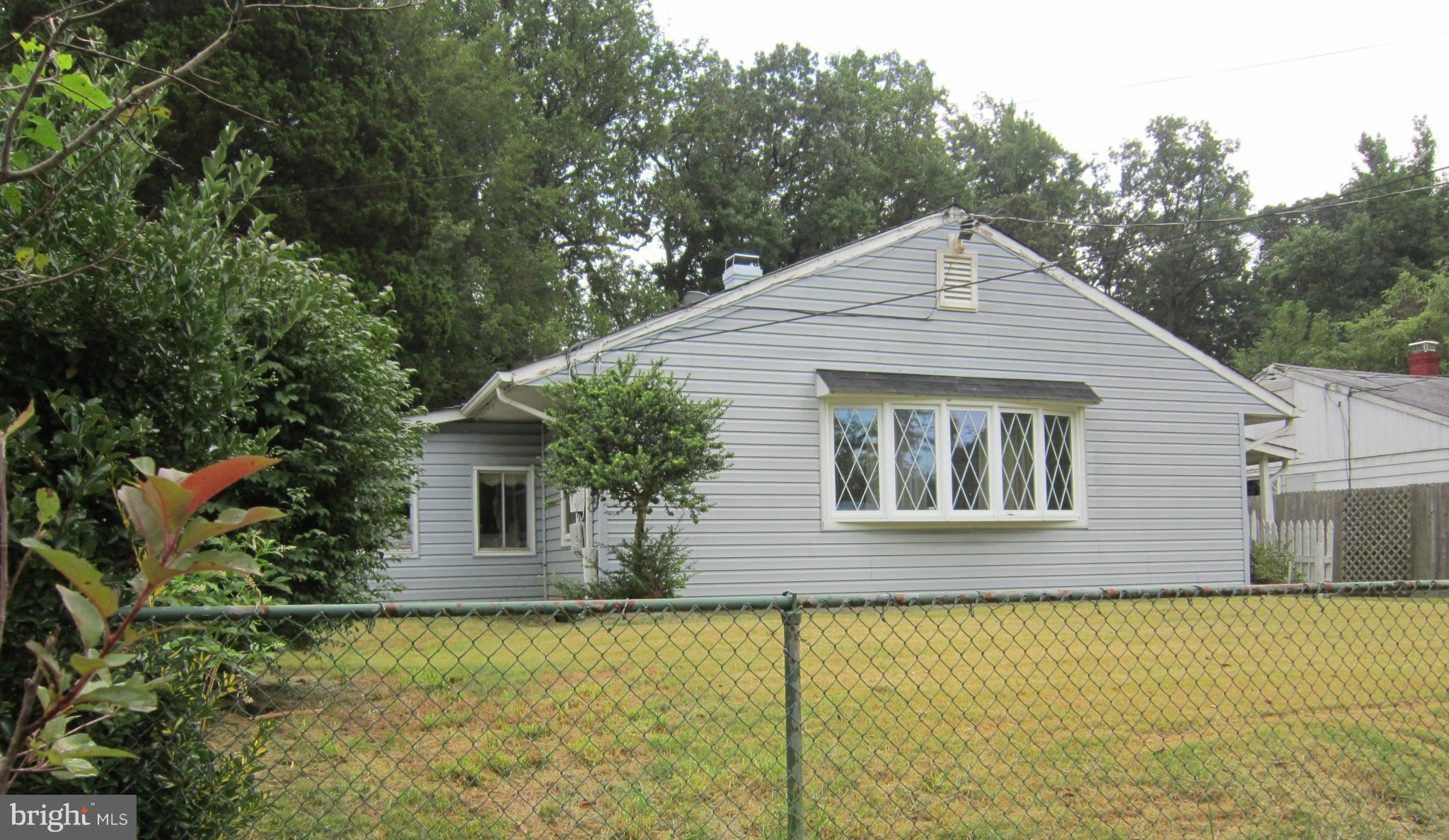 SOUTH LAWN - Residential