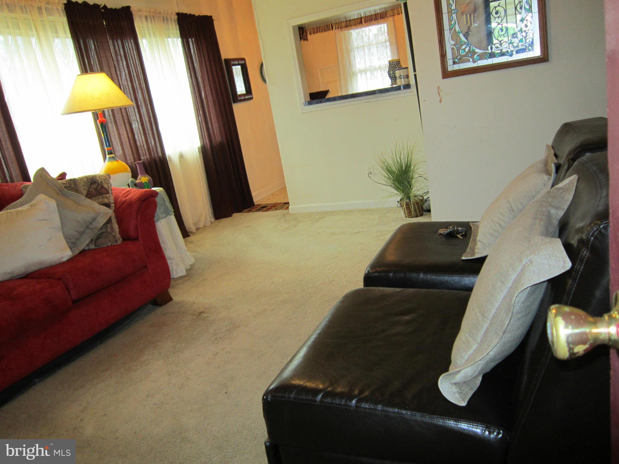 SOUTH LAWN - Residential