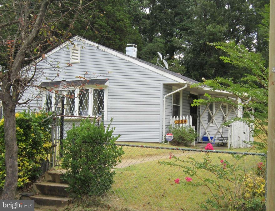 Cute 3BR 1FB rambler. Minutes away from Tangers Outlet & National Harbor. Fair commute to the beltway. Public transportation available in the area. No HOA. Fenced in yard. Sold As IS.