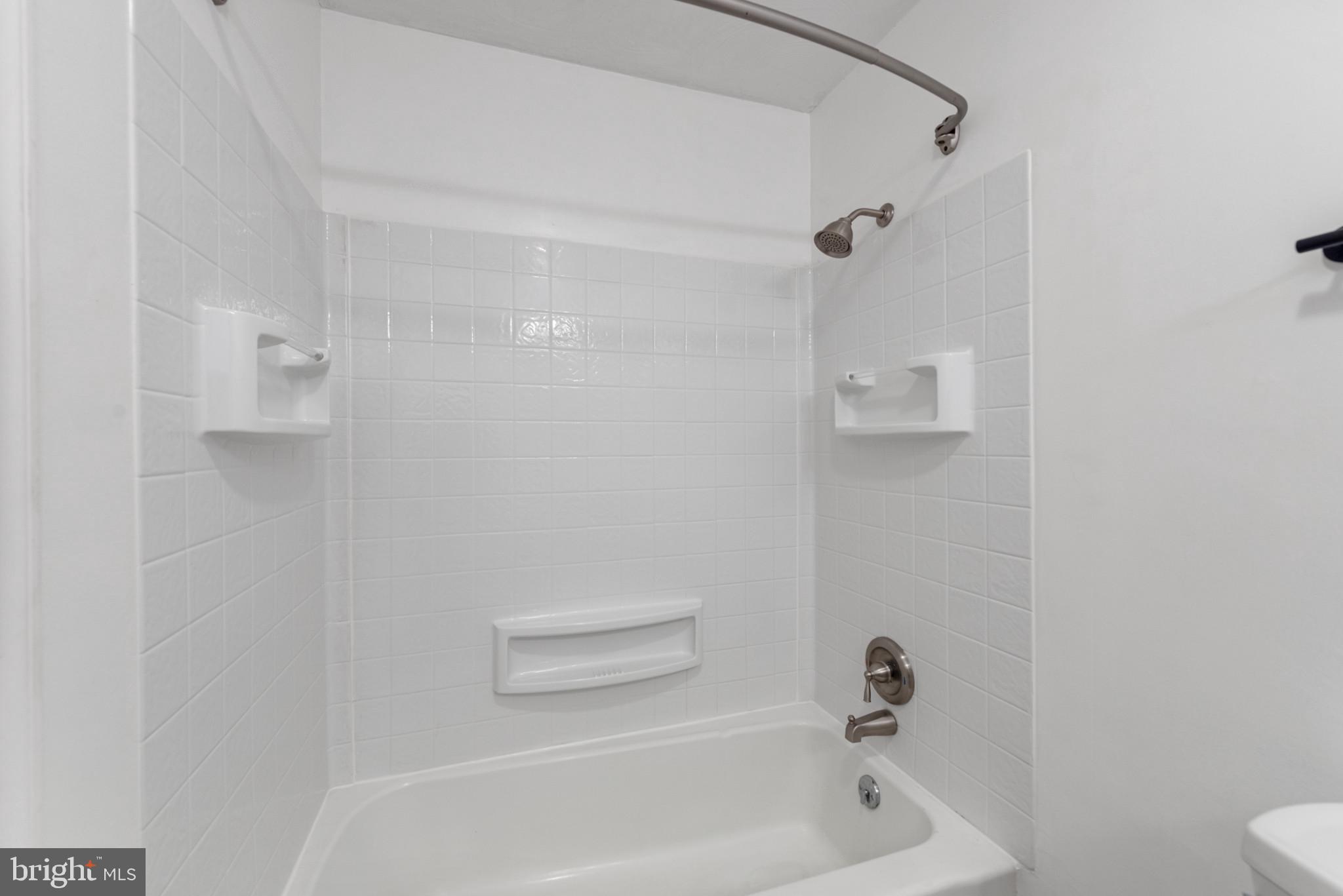 LAKE HERITAGE - Residential