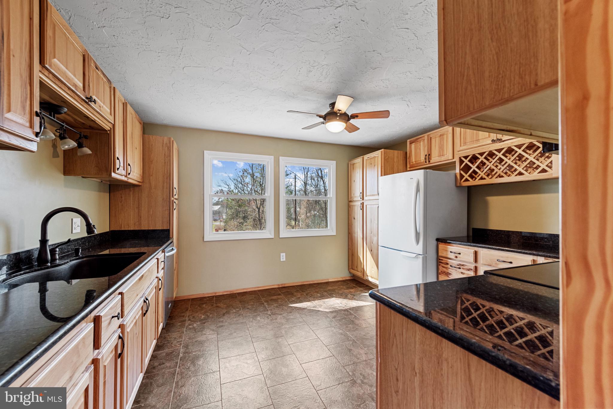 LAKE HERITAGE - Residential