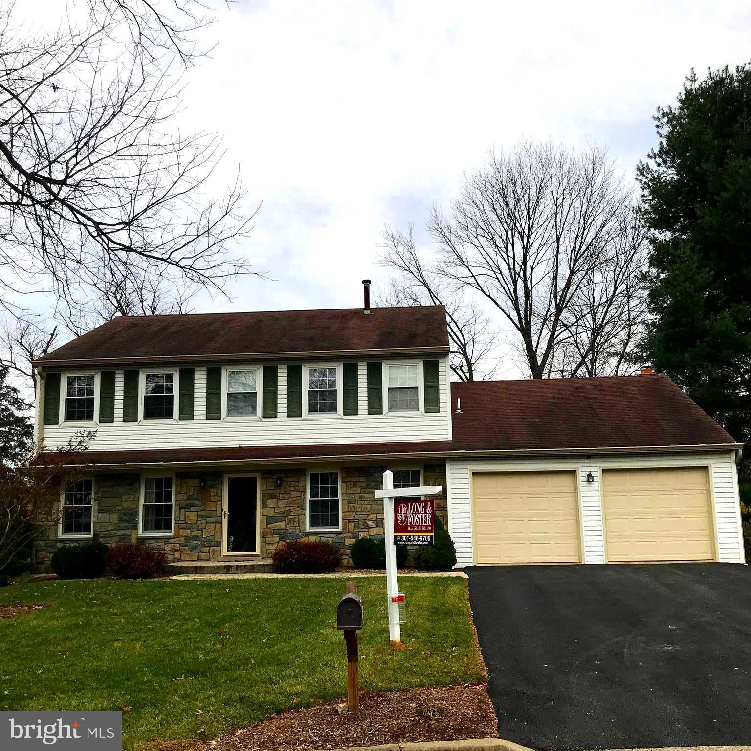 DERWOOD STATION - Residential Lease