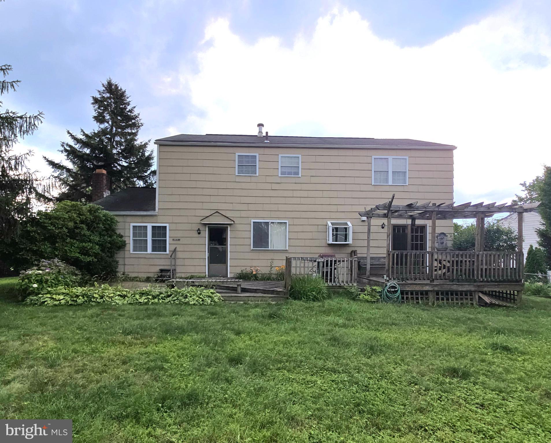 544 PENROSE LANE