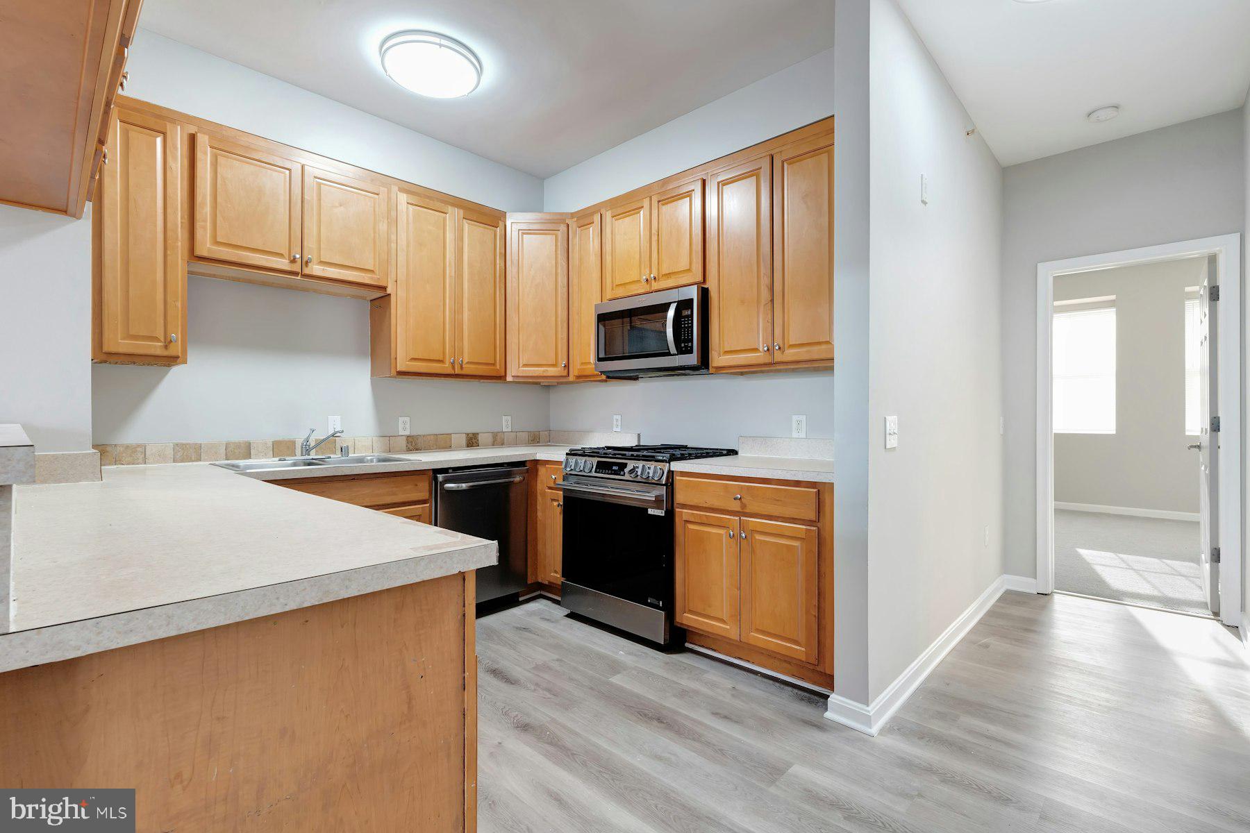 THE COMMONS ON WILLIAM SQUARE - Land