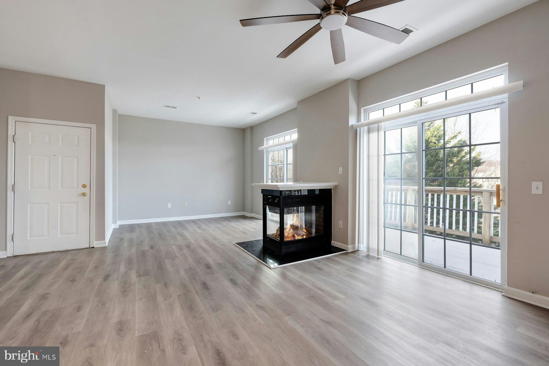 THE COMMONS ON WILLIAM SQUARE - Land