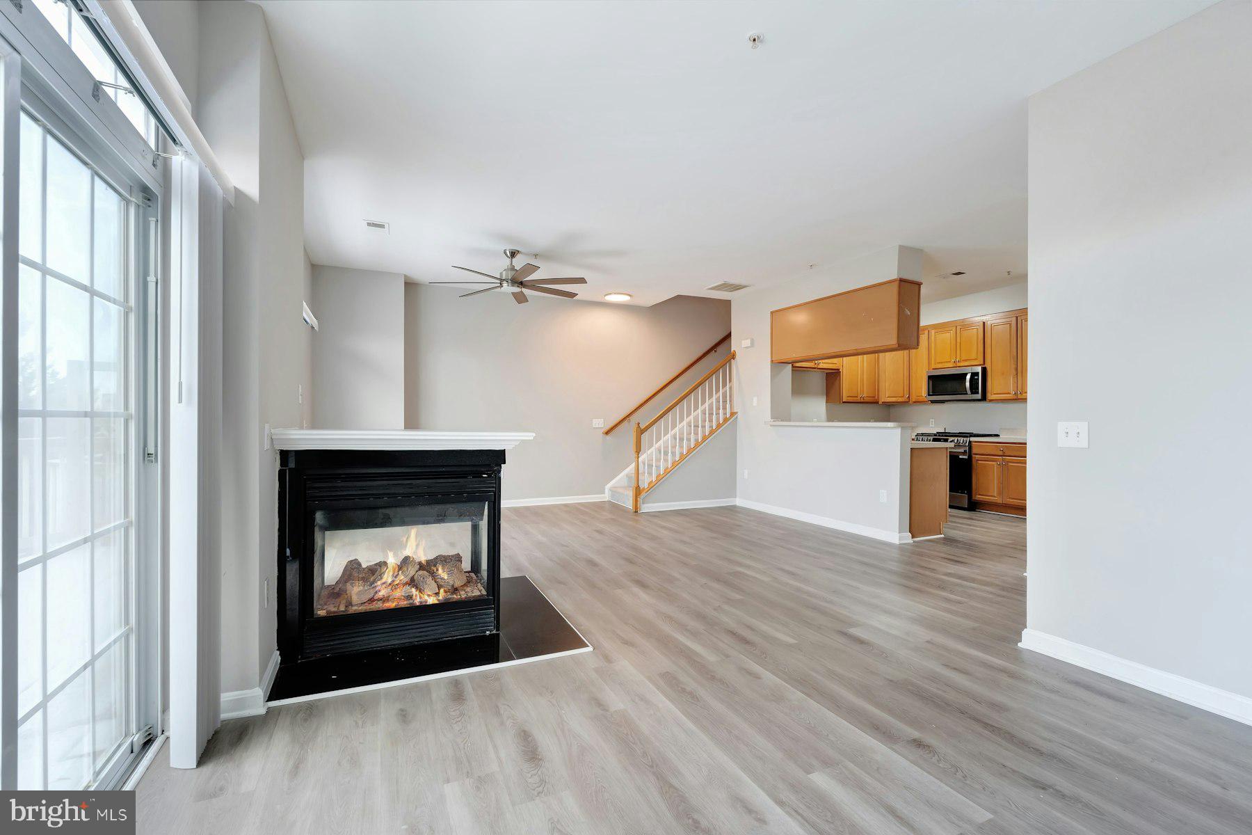 THE COMMONS ON WILLIAM SQUARE - Land