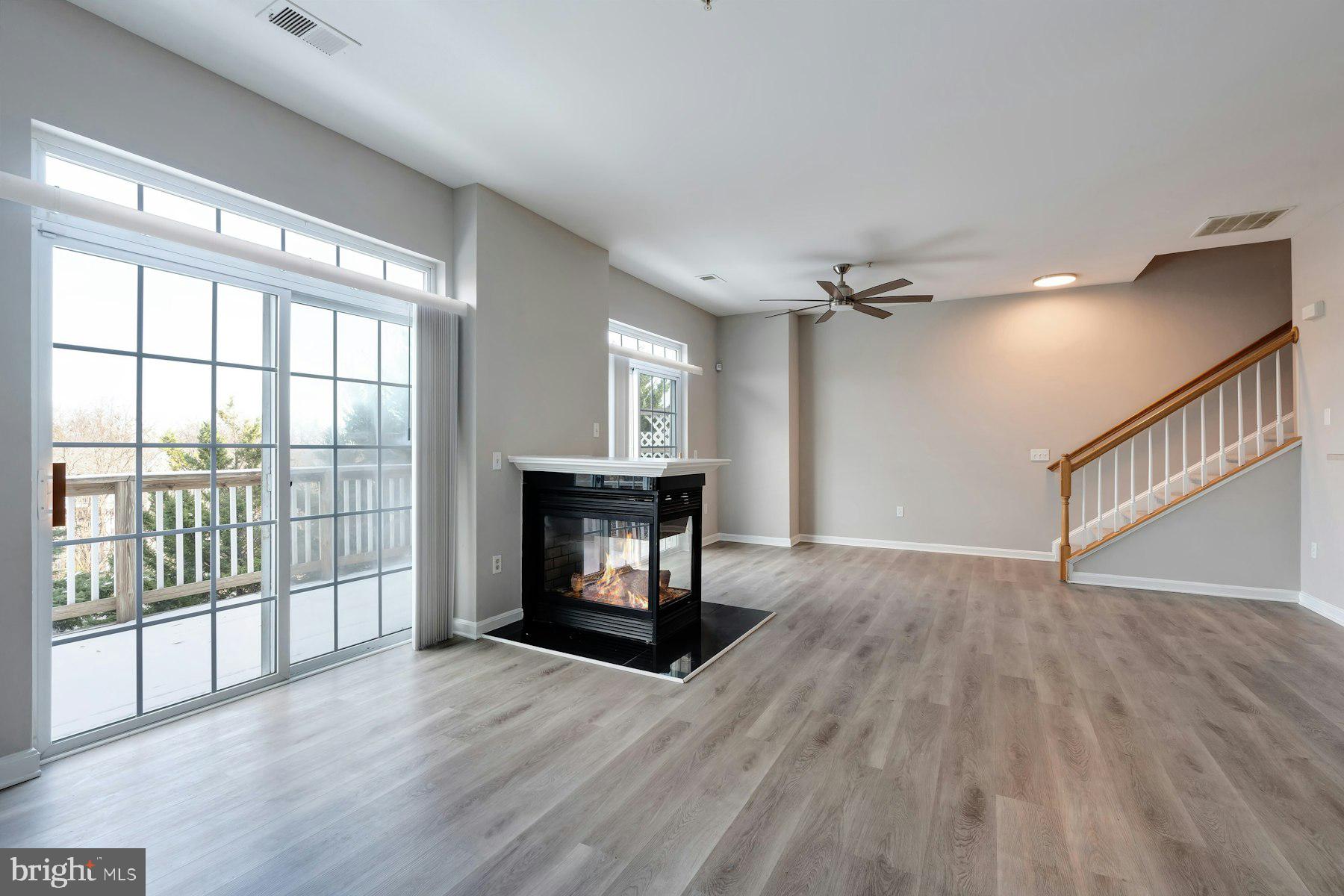 THE COMMONS ON WILLIAM SQUARE - Land