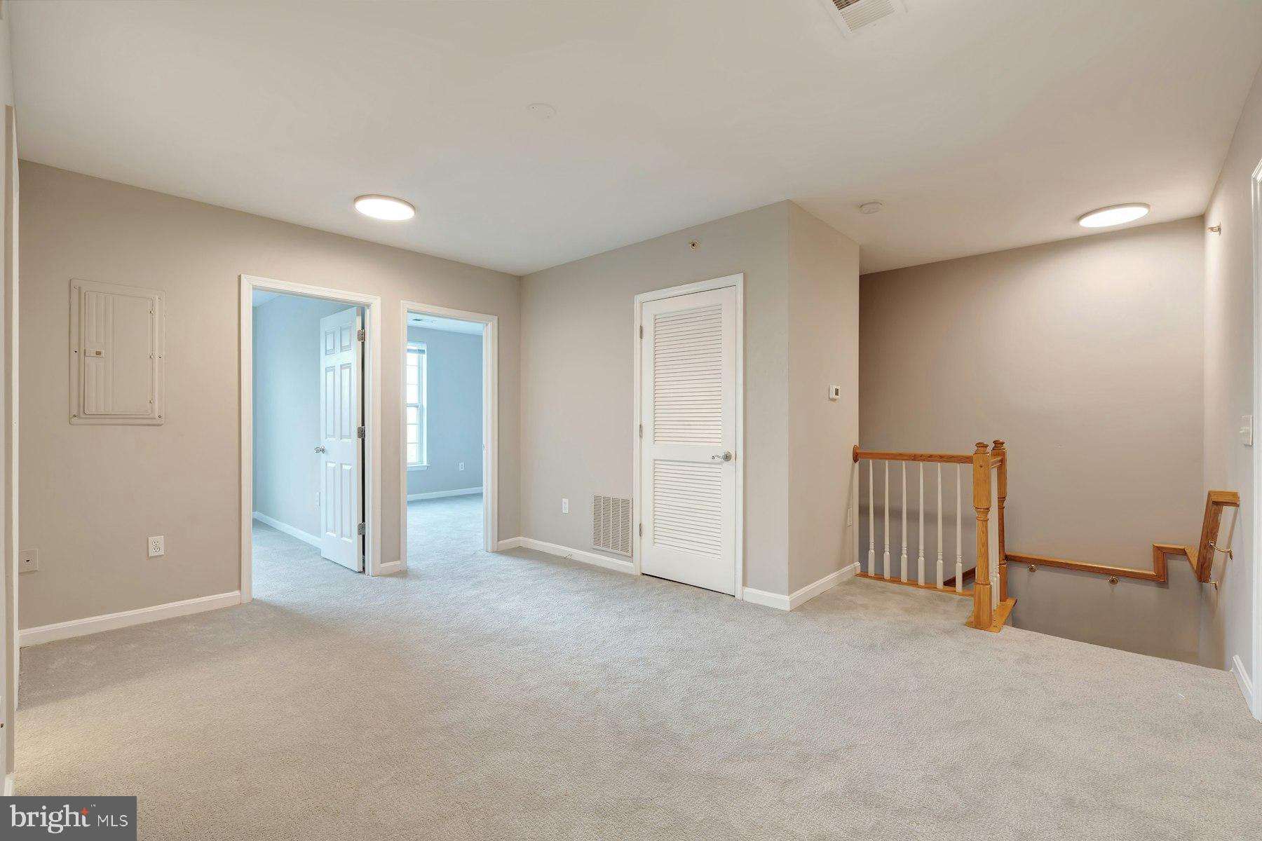 THE COMMONS ON WILLIAM SQUARE - Land