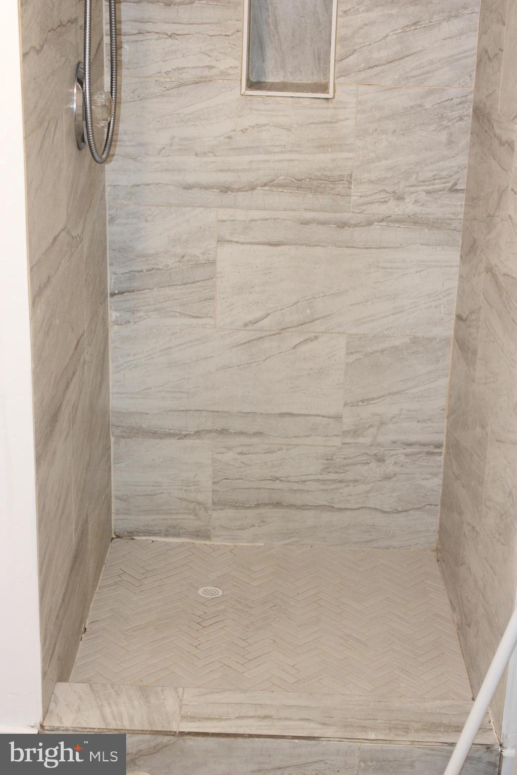 GARLAND - Residential