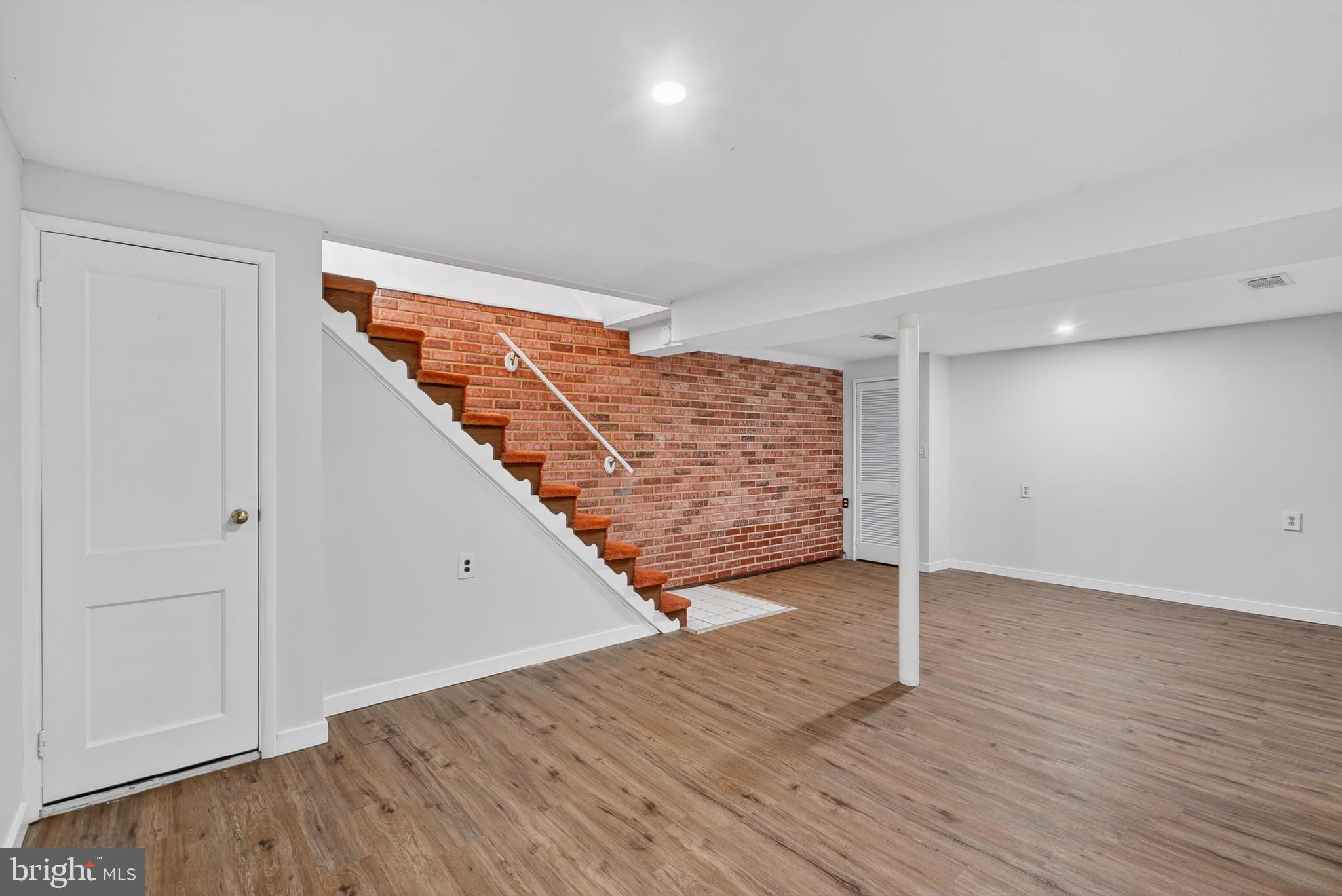 GARLAND - Residential