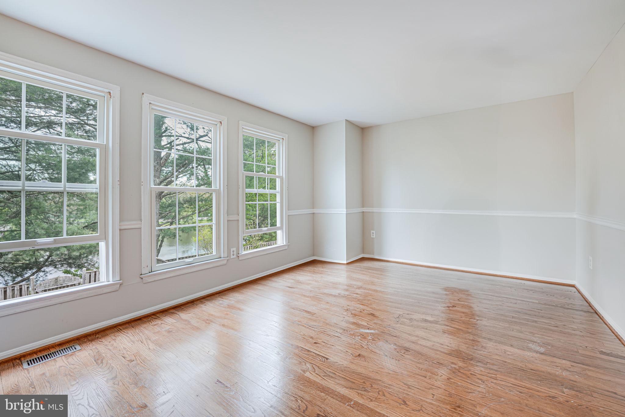 7409 HOUNDSBURY COURT