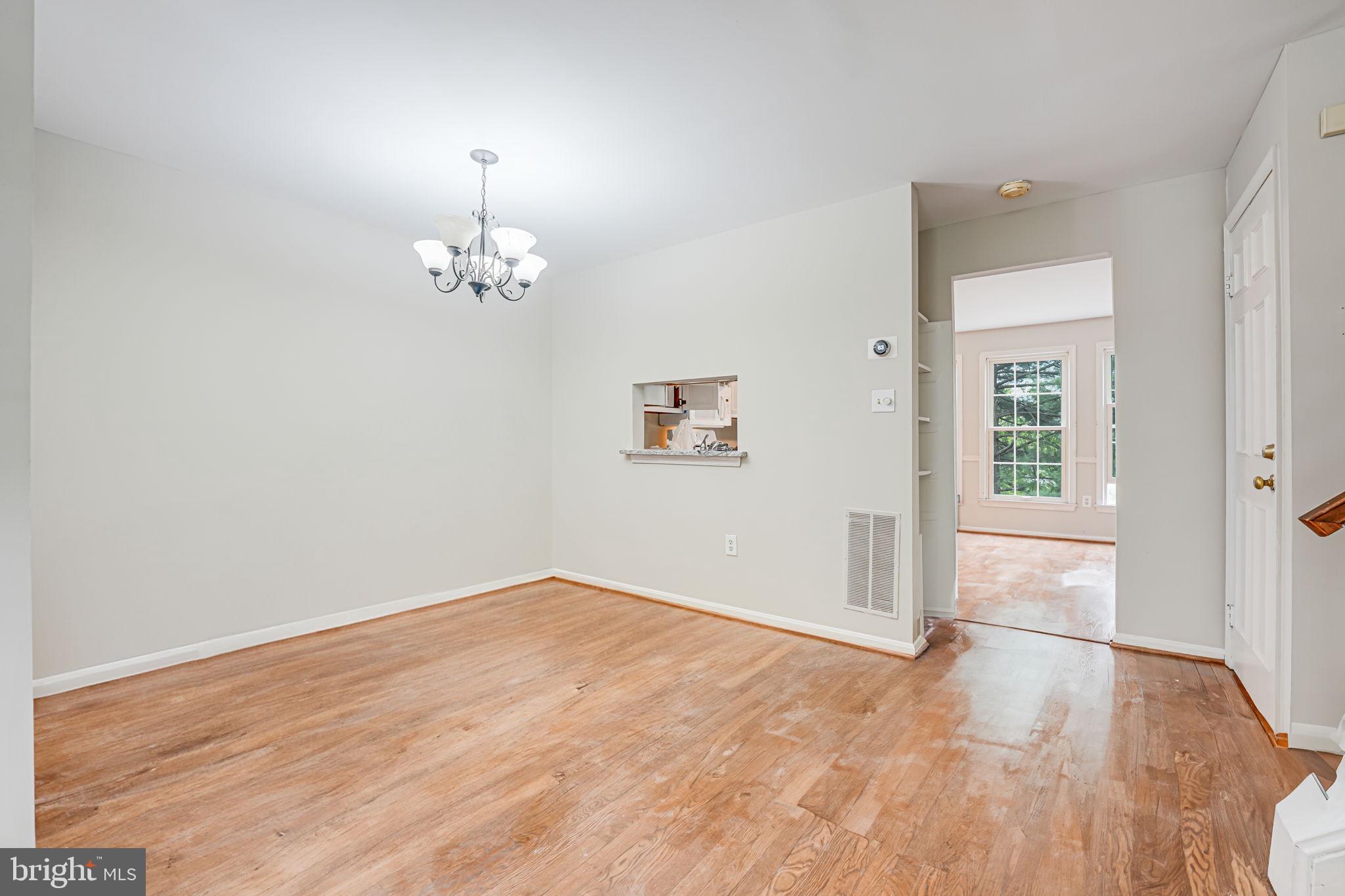 7409 HOUNDSBURY COURT