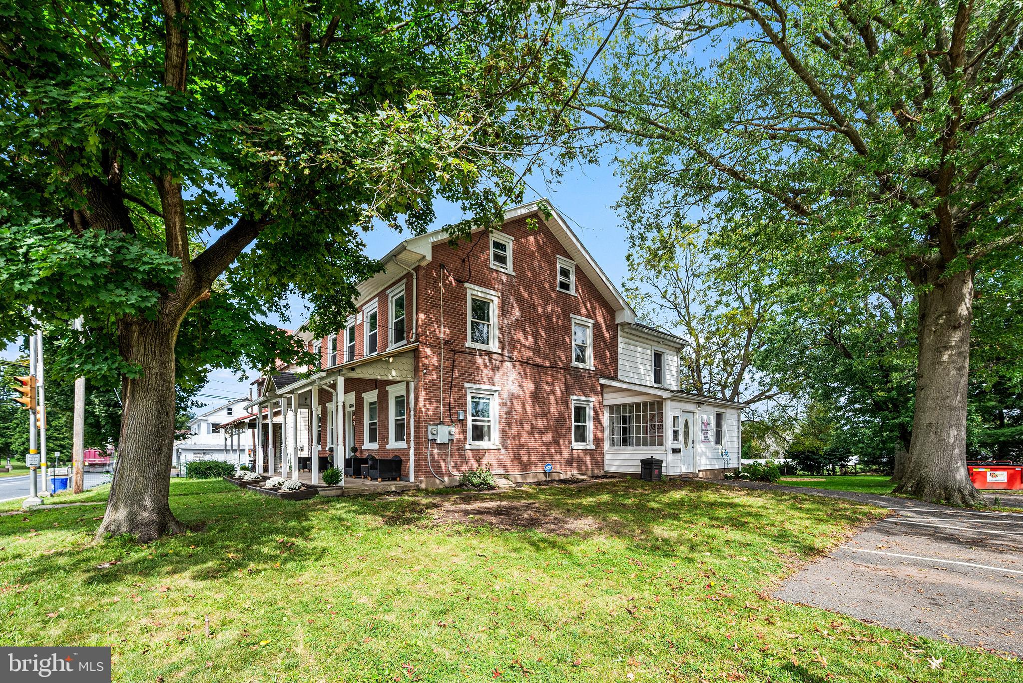 1205 OLD SWEDE ROAD