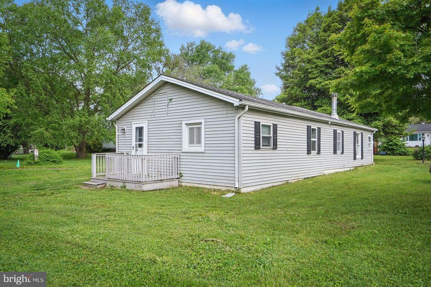 Welcome to your dream home! This charming 2-bedroom, 1-bath single-family residence offers the perfect blend of modern amenities and classic comfort. Step inside to discover an inviting space with all new flooring that beautifully complements every room. The bright and spacious kitchen is a chef's delight, featuring stunning granite countertops and sleek stainless steel appliances, ideal for preparing delicious meals and entertaining guests.
The generously sized bedrooms provide a peaceful retreat, while the updated bathroom ensures your comfort and convenience. Outside, you'll find a large yard space perfect for gardening, outdoor activities, or simply relaxing under the open sky.
Situated in a friendly neighborhood, this home is close to local amenities, schools, and parks. It's a wonderful opportunity to own a move-in-ready property that truly has it all! Schedule a viewing today and experience the charm of this beautifully updated home for yourself.