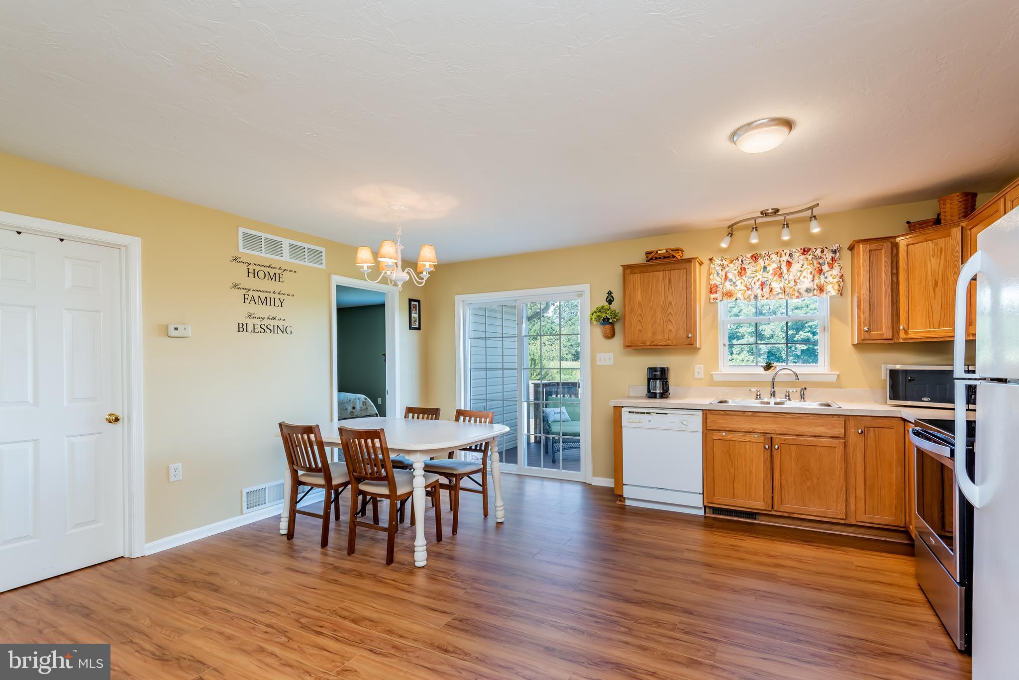 MOUNTAIN SHADOWS - Residential