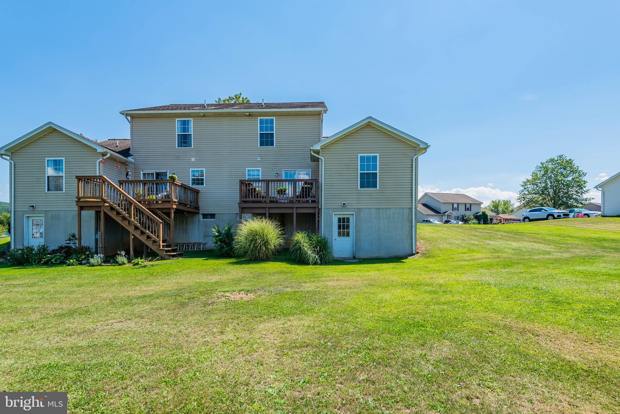 MOUNTAIN SHADOWS - Residential
