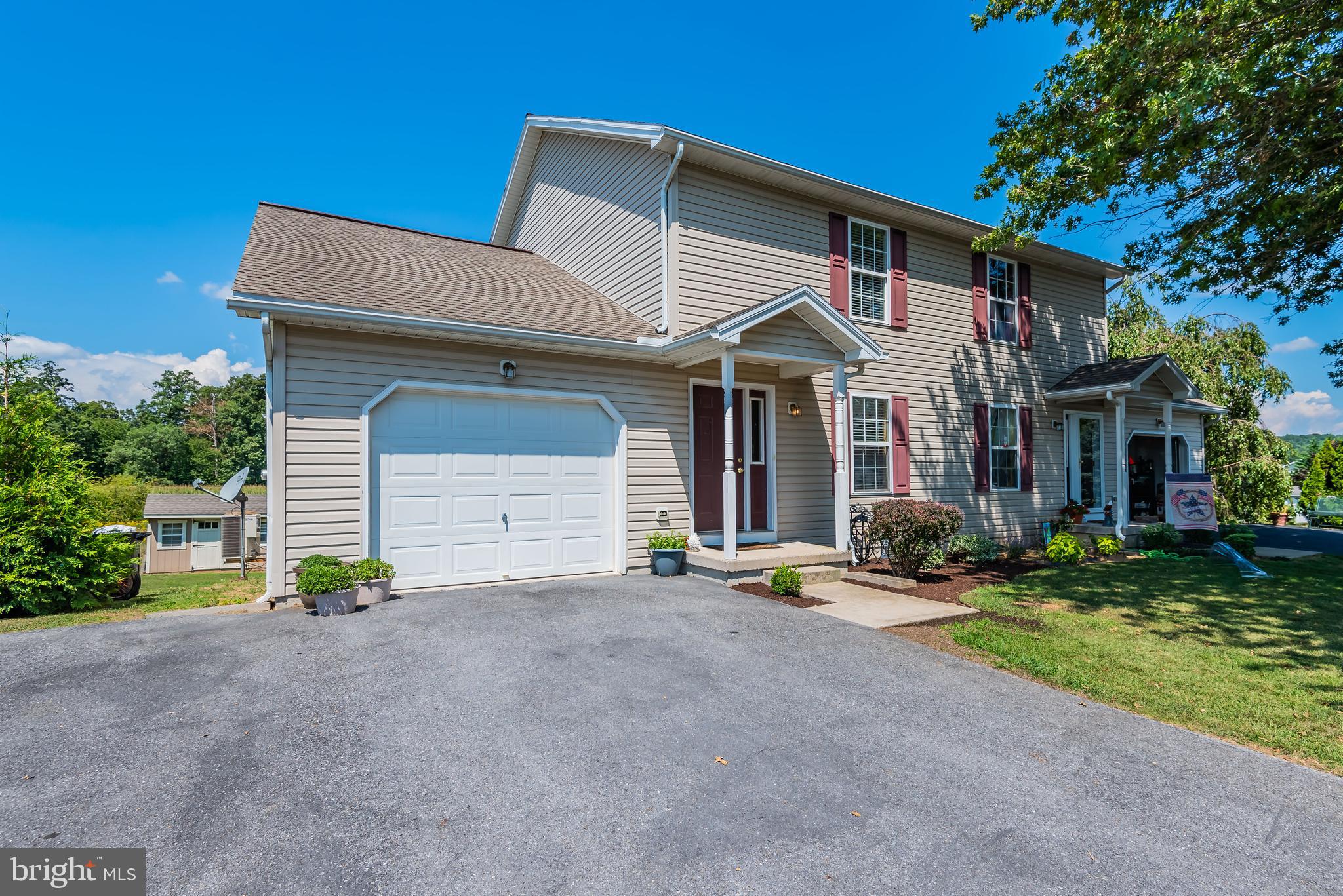 MOUNTAIN SHADOWS - Residential