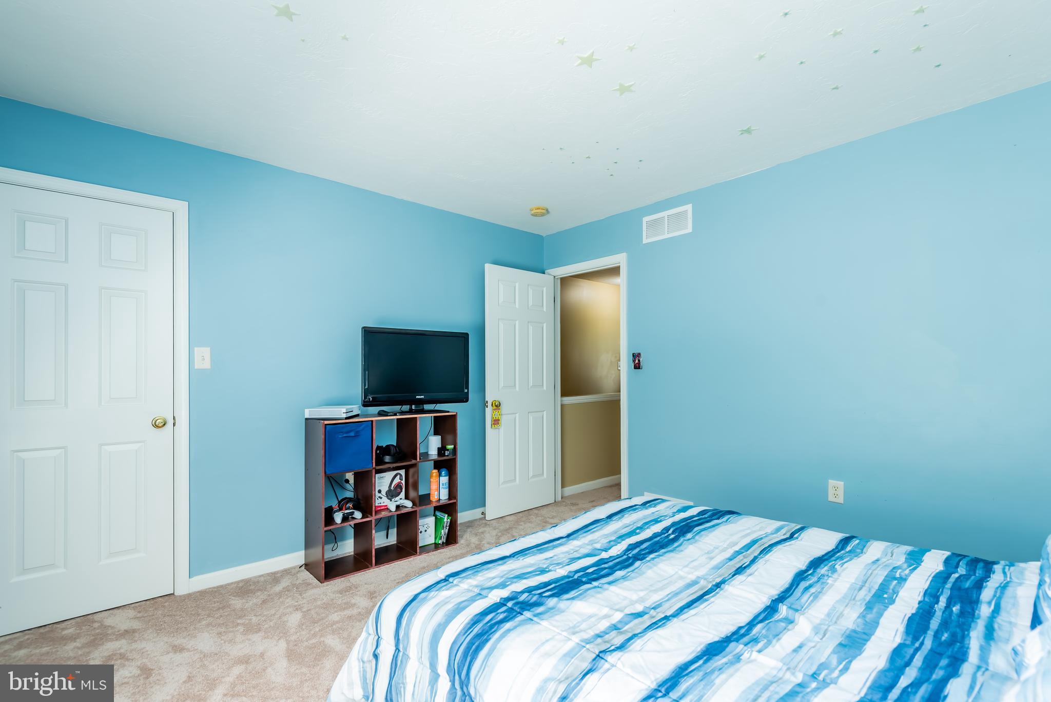 MOUNTAIN SHADOWS - Residential