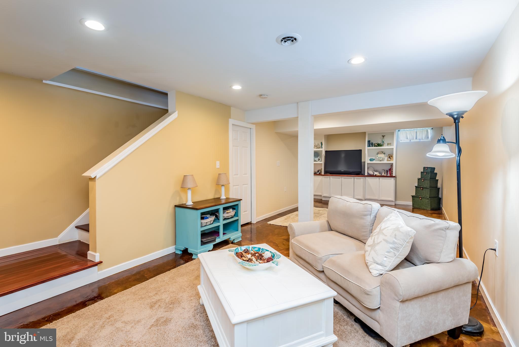 MOUNTAIN SHADOWS - Residential