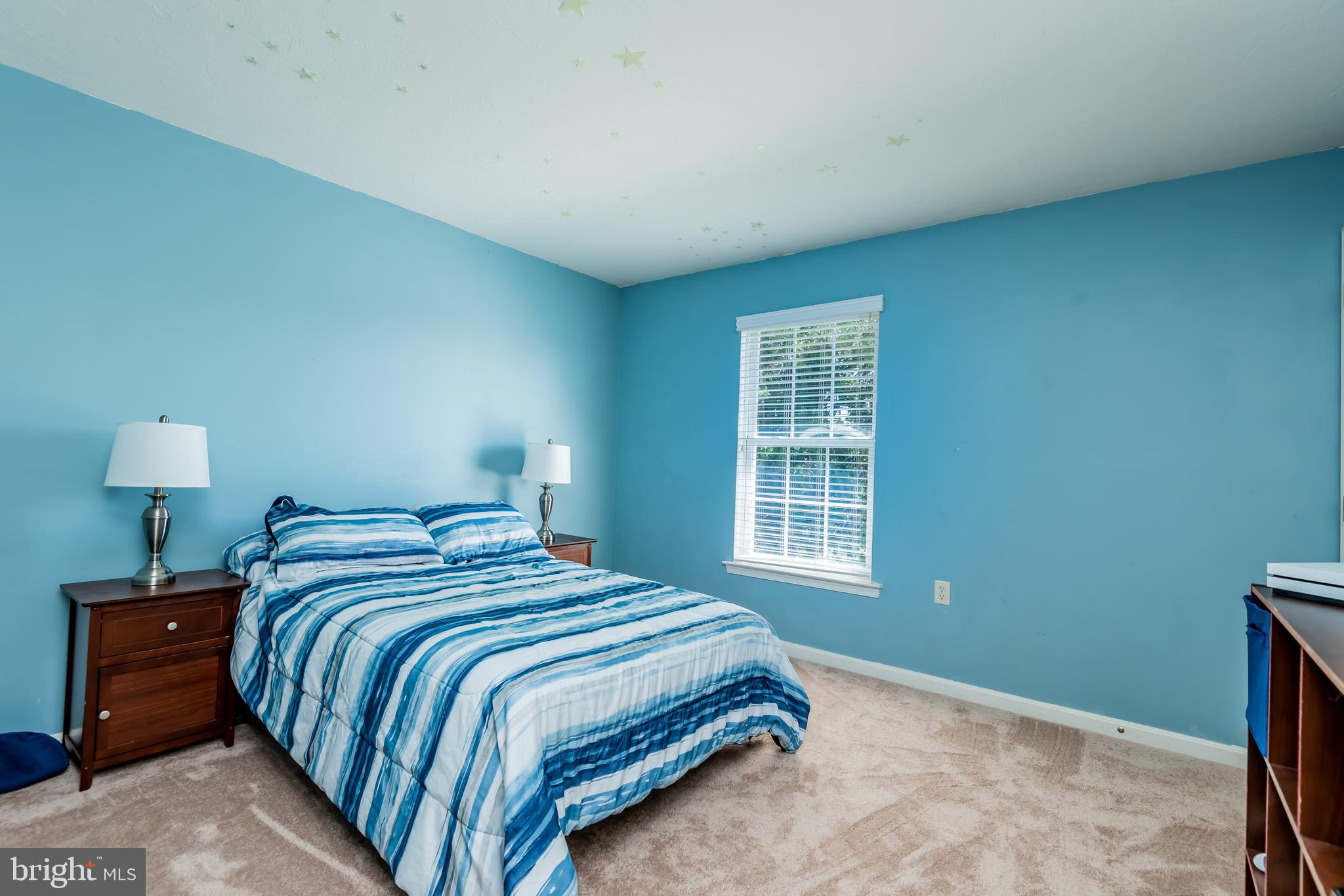 MOUNTAIN SHADOWS - Residential