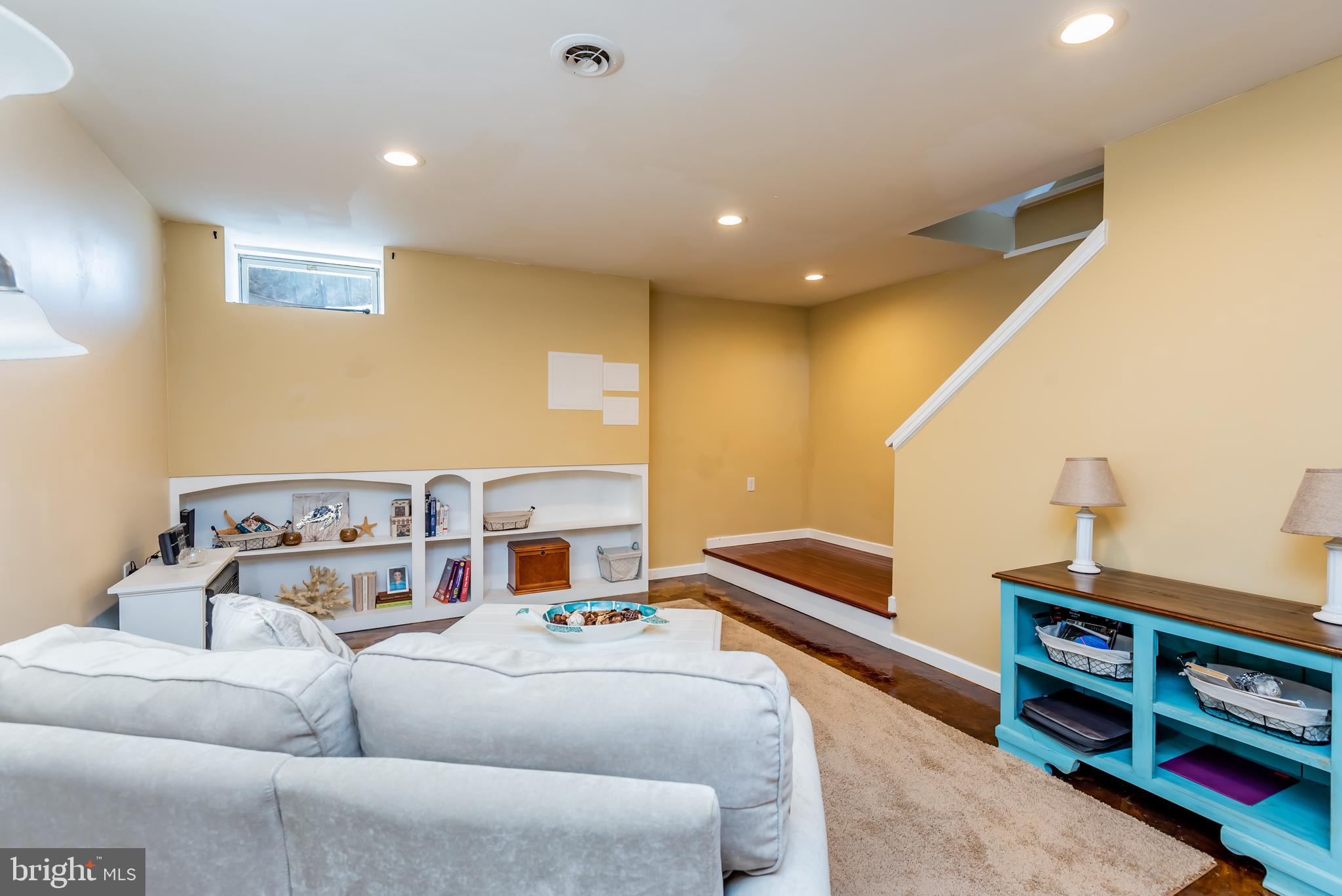 MOUNTAIN SHADOWS - Residential