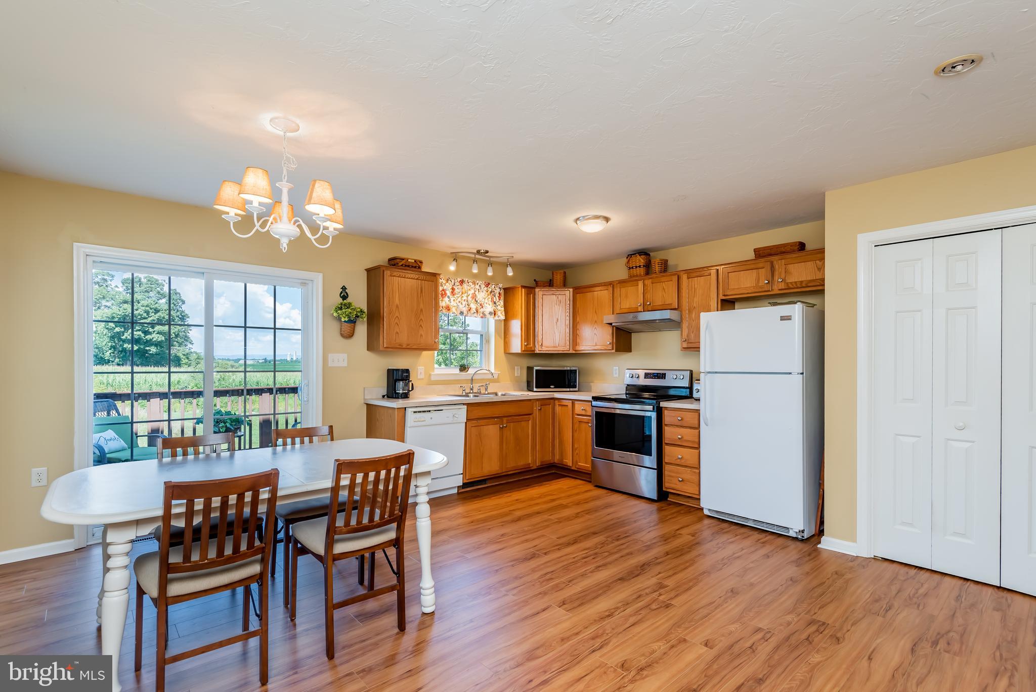 MOUNTAIN SHADOWS - Residential