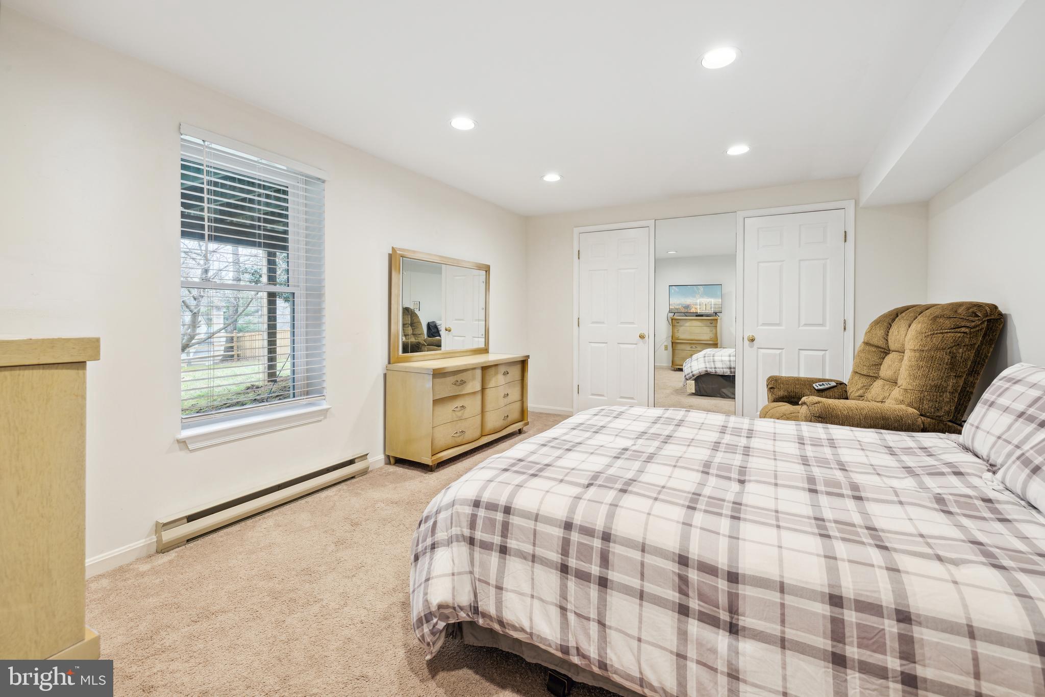 POTOMAC CHASE - Residential