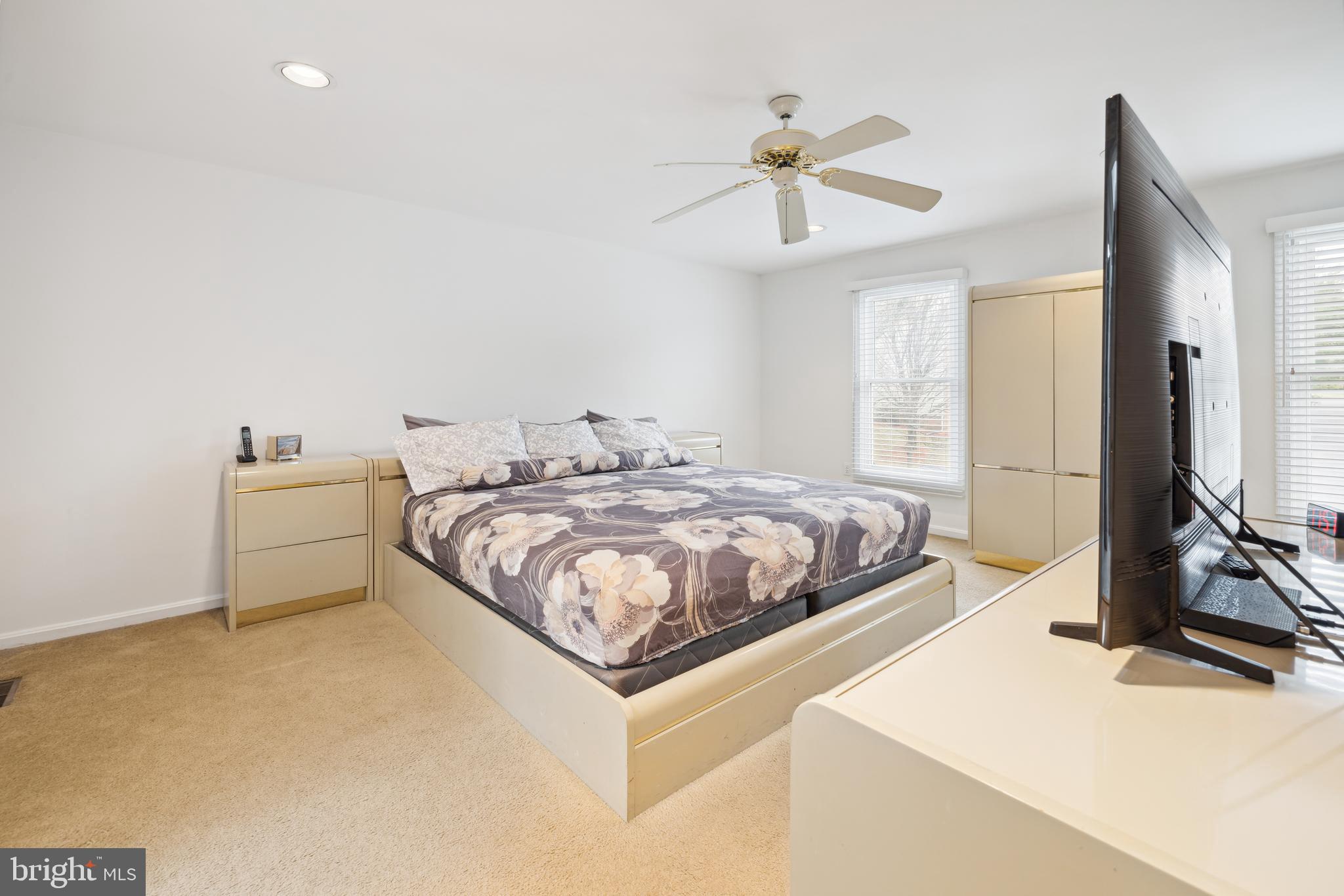 POTOMAC CHASE - Residential