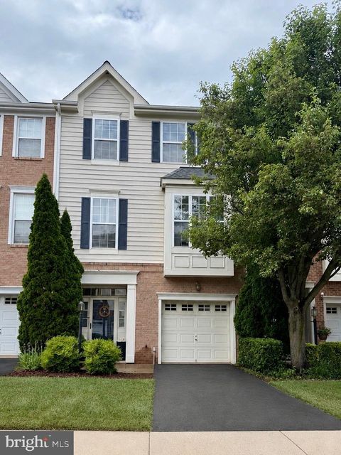 Photo of 14222 Legend Glen Court, GAINESVILLE, VA 20155 (MLS # VAPW2120894)