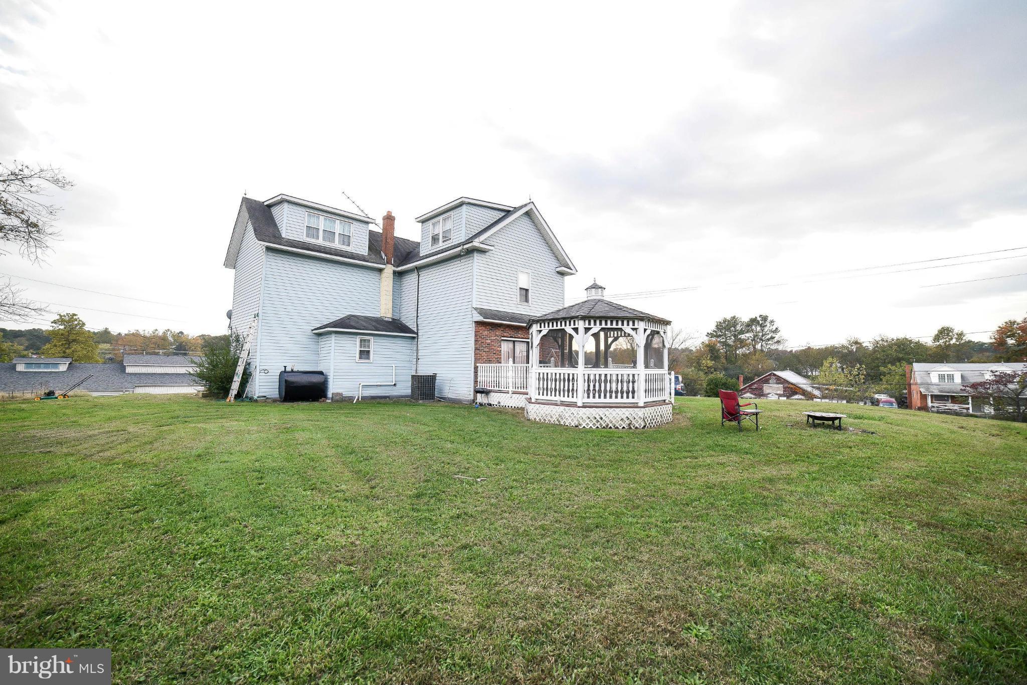 LOVEVILLE - Residential Lease