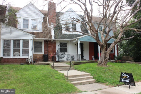 Townhouse For Sale - 1026 Hansen Place<br/> DARBY, PA 19023