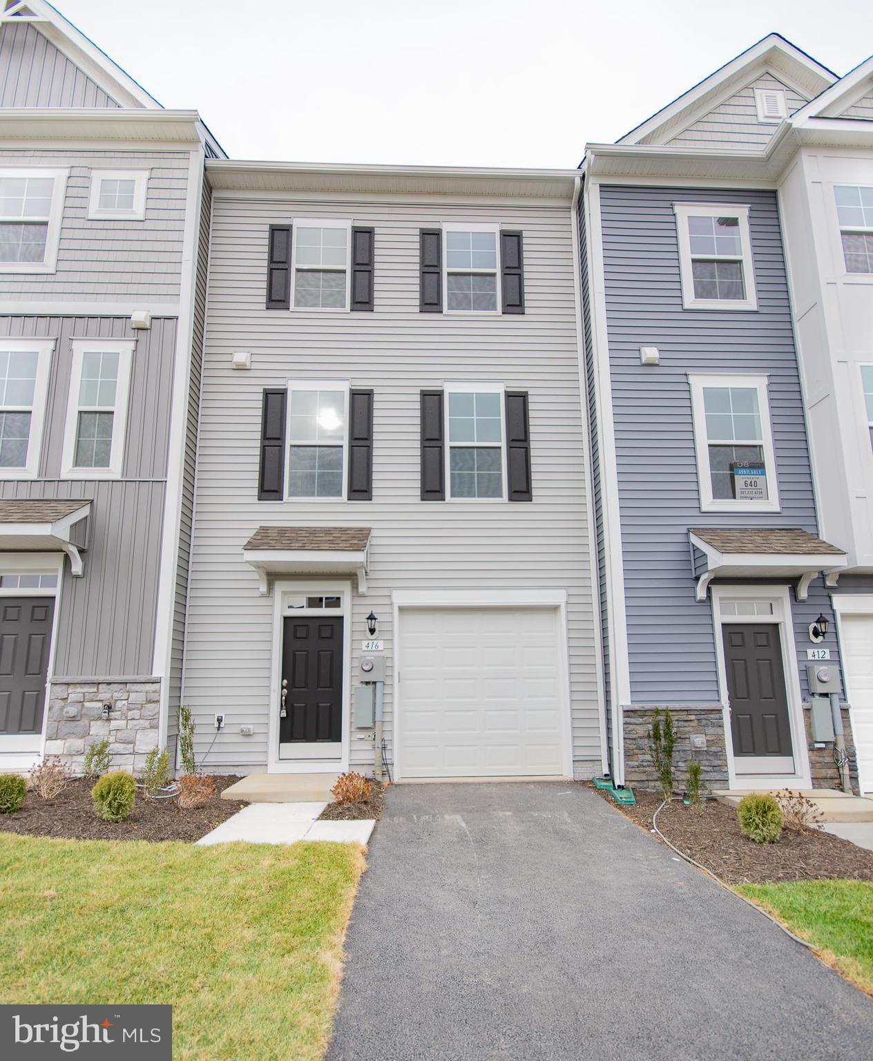 MARTINSBURG STATION - Residential Lease