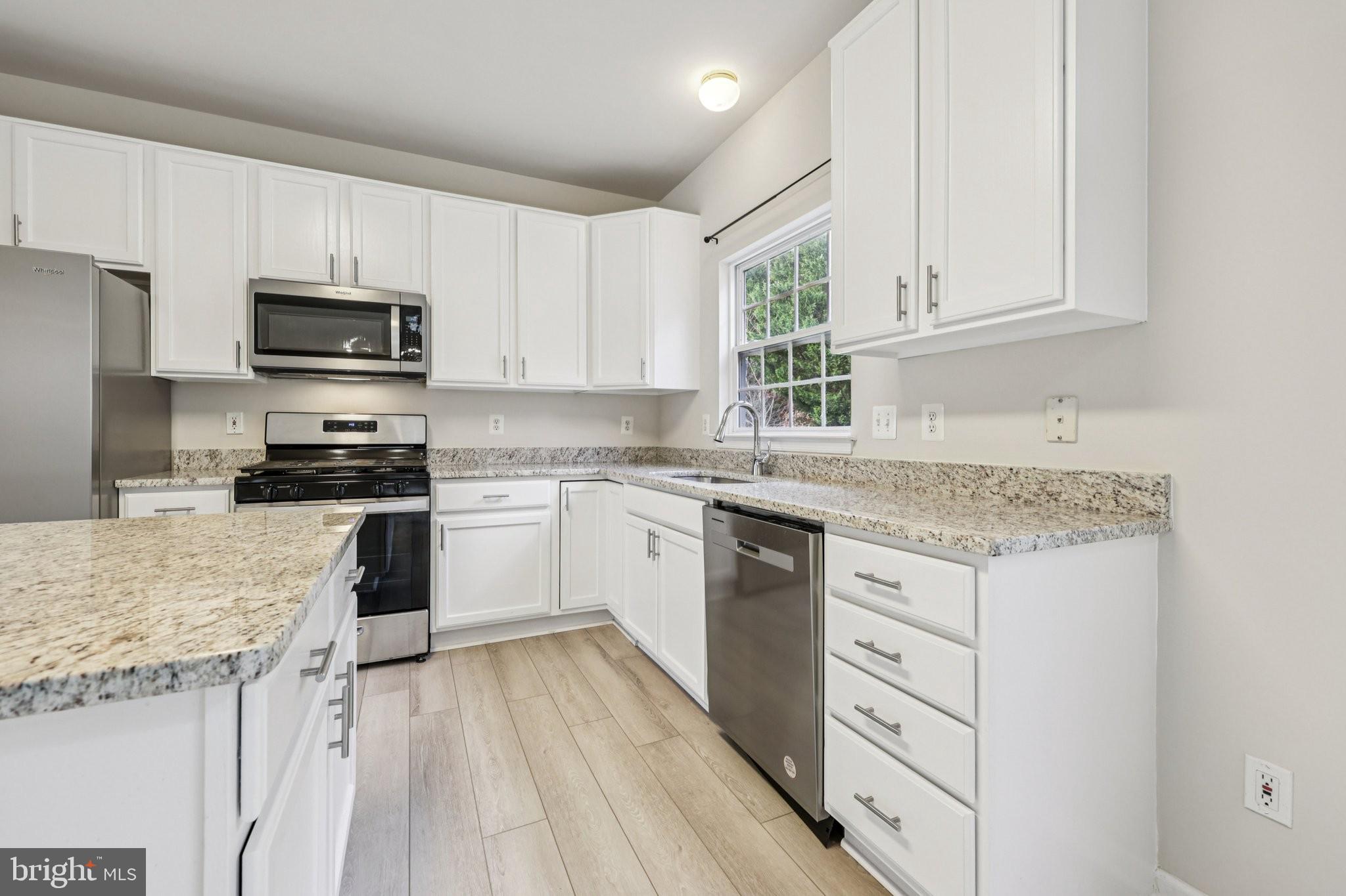 WAYSIDE VILLAGE - Residential