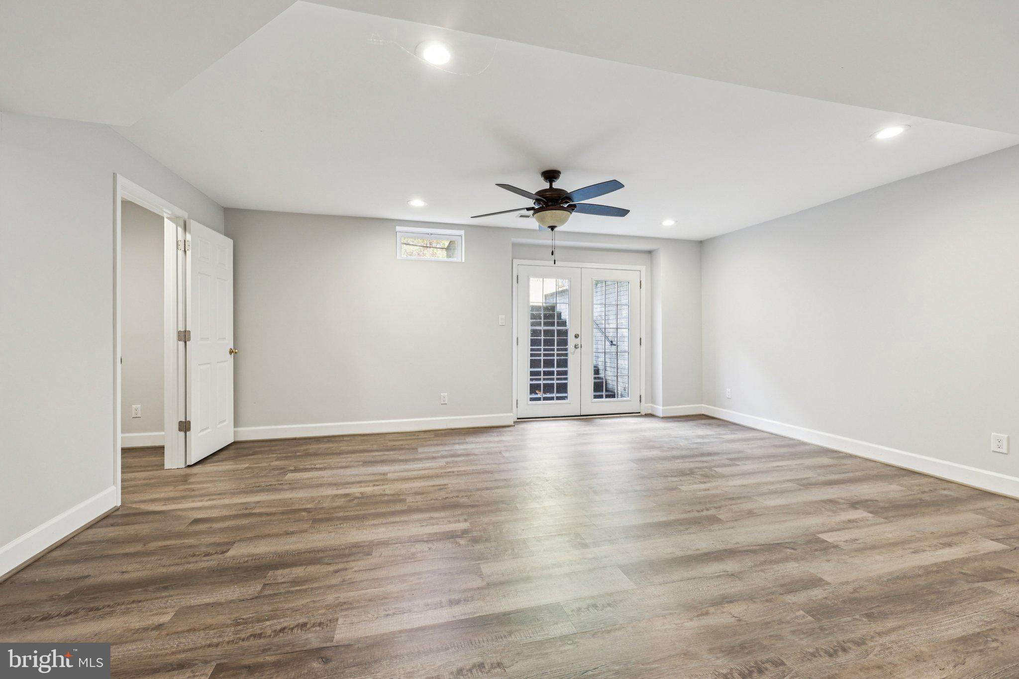 WAYSIDE VILLAGE - Residential