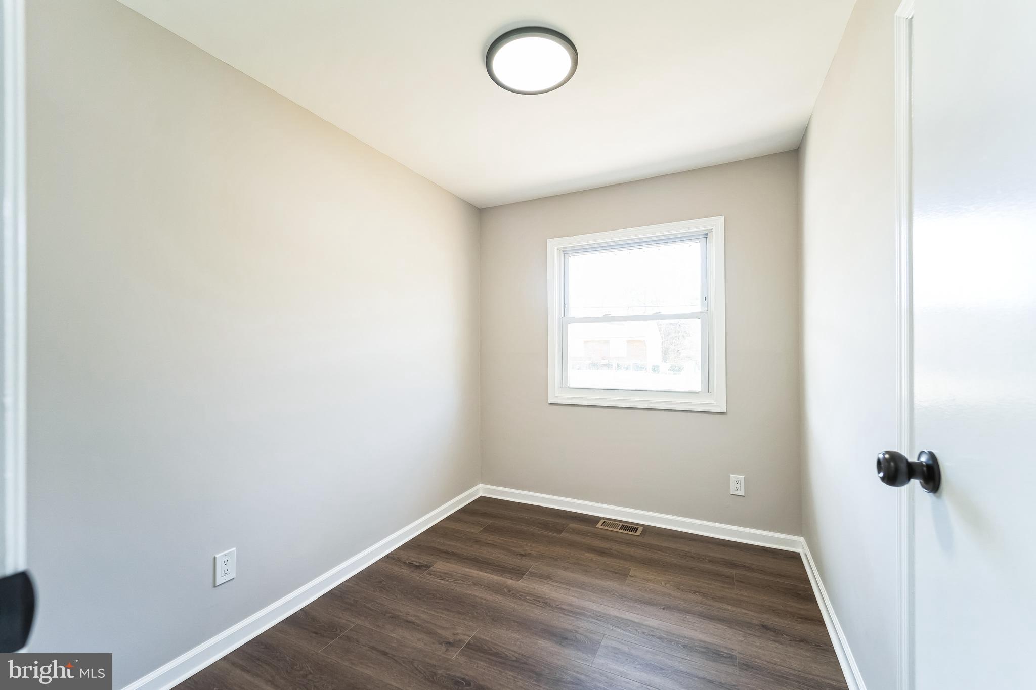 FERNGLEN MANOR - Residential