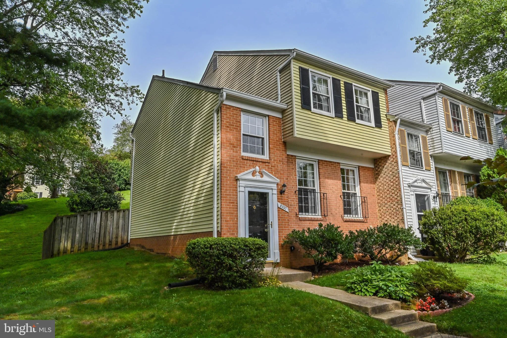 8327 Uxbridge Court, Springfield, VA 22151