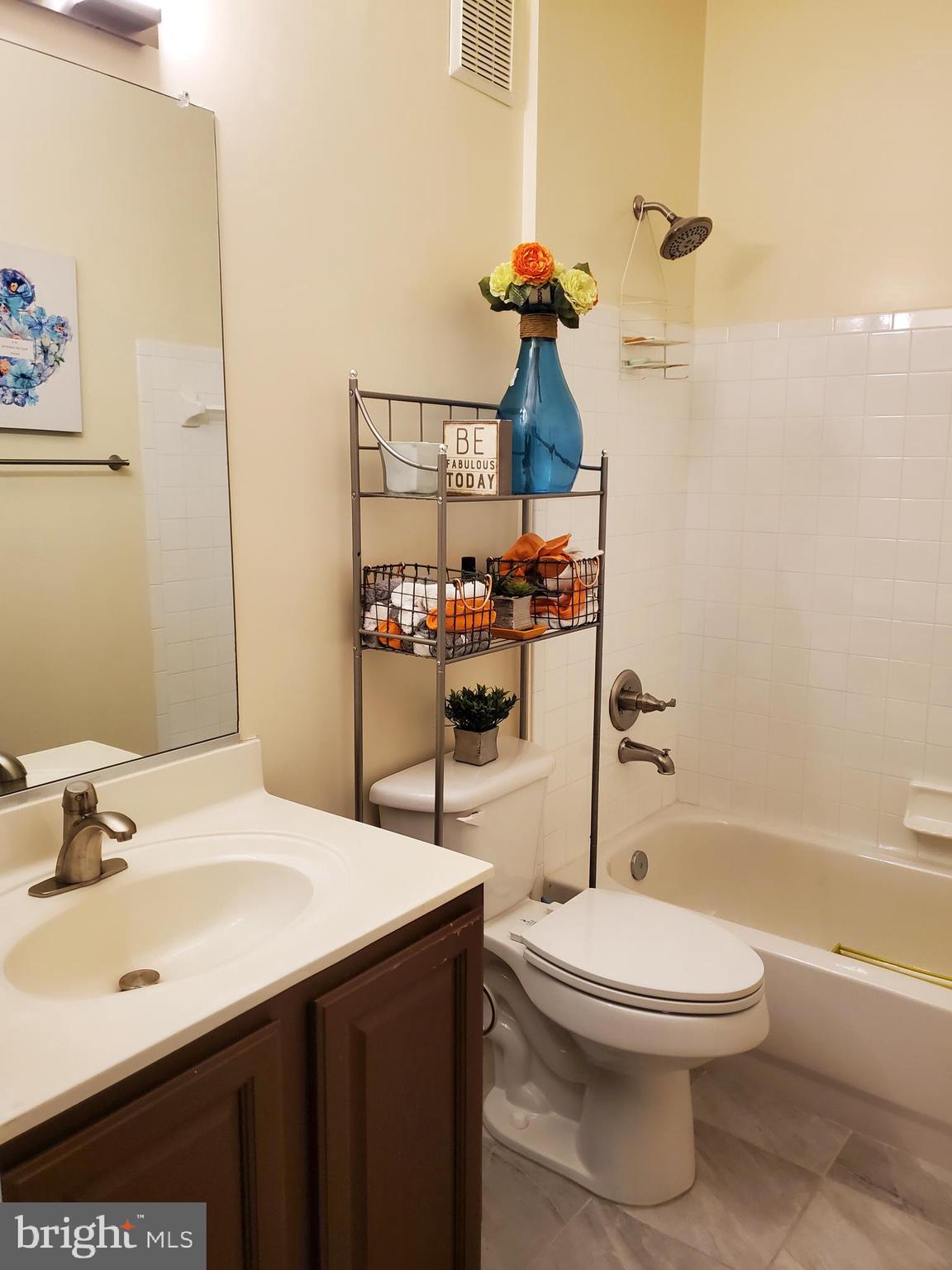 WOODLAND LAKE - Residential